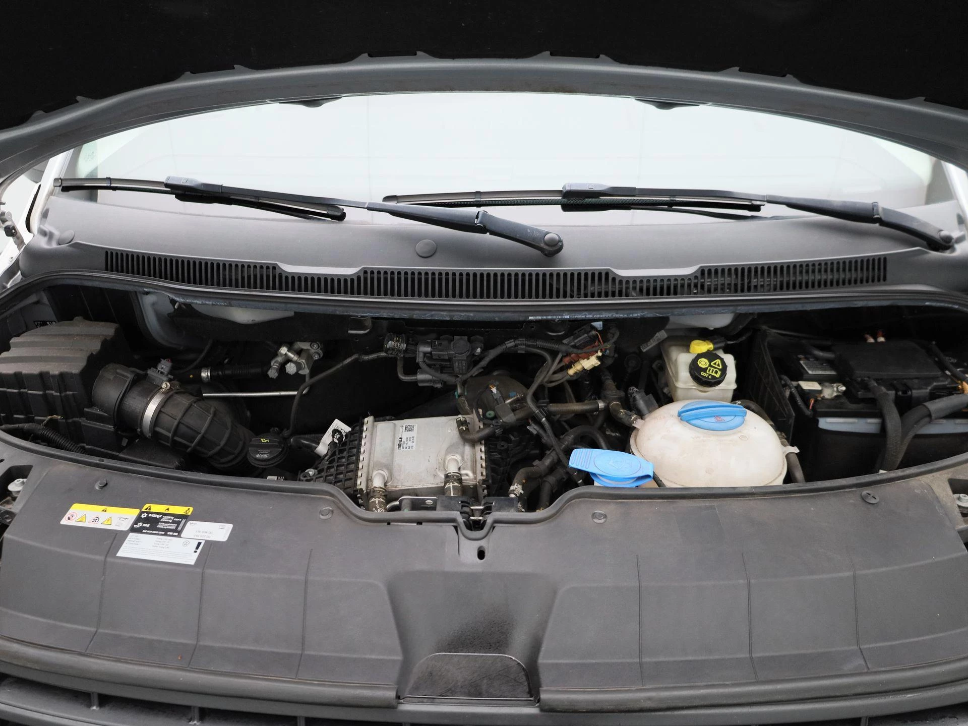 Volkswagen-Transporter-image-34