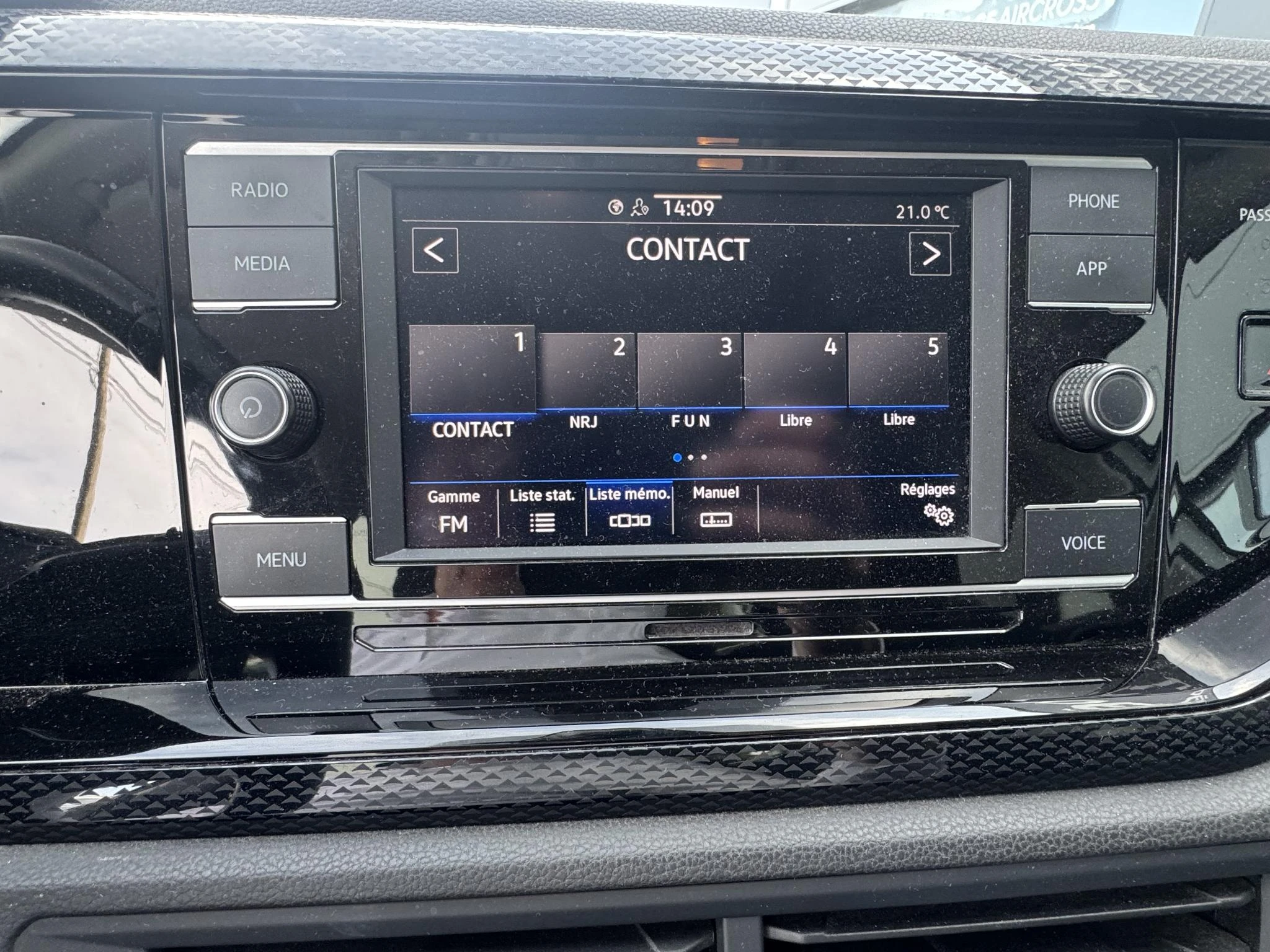 Volkswagen-Polo-image-17