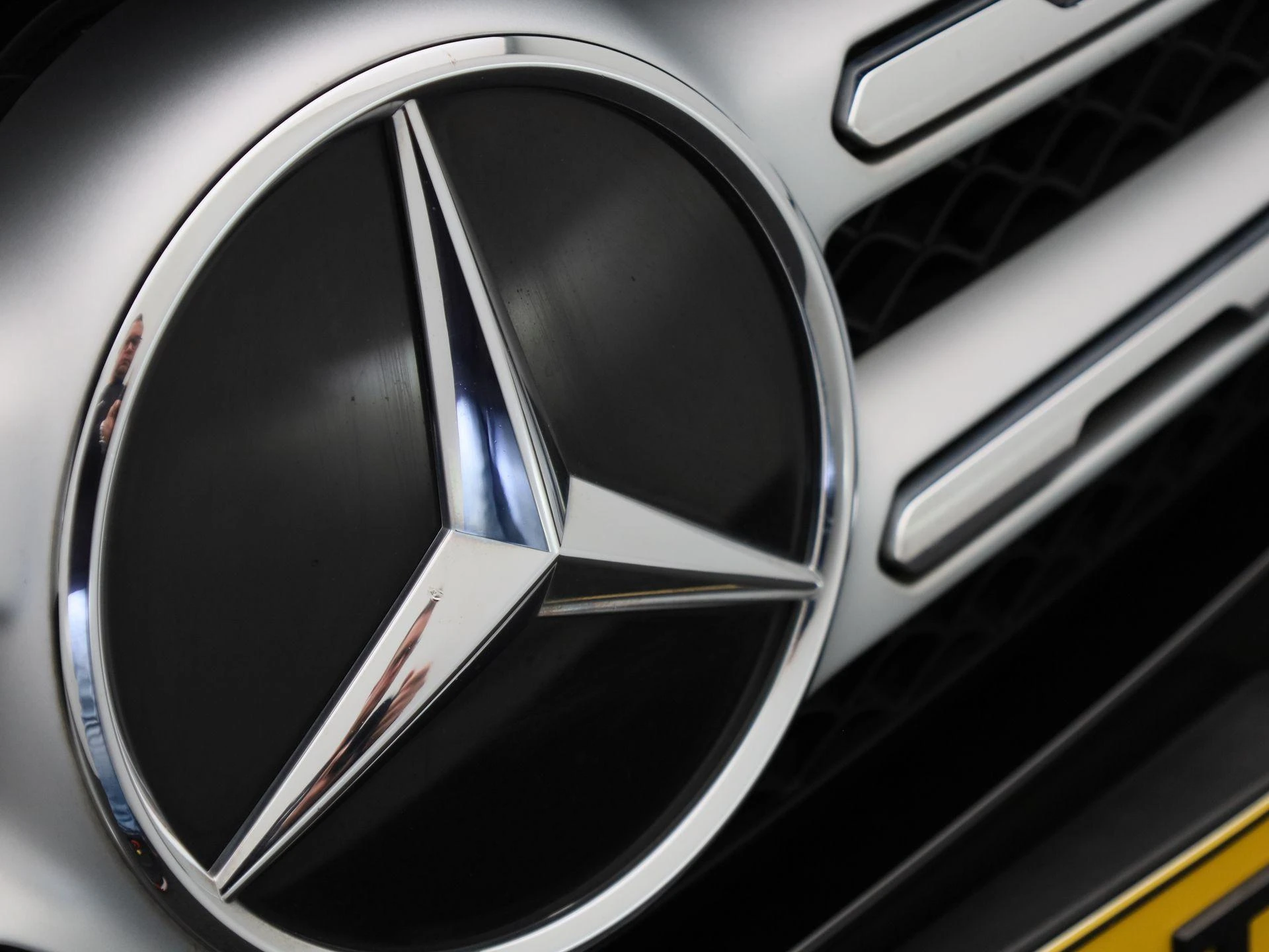 Mercedes-Benz-GLC-image-35