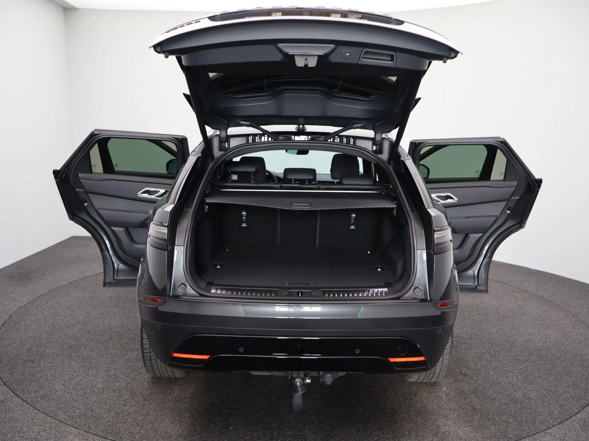 Land Rover-Range Rover Velar-image-14