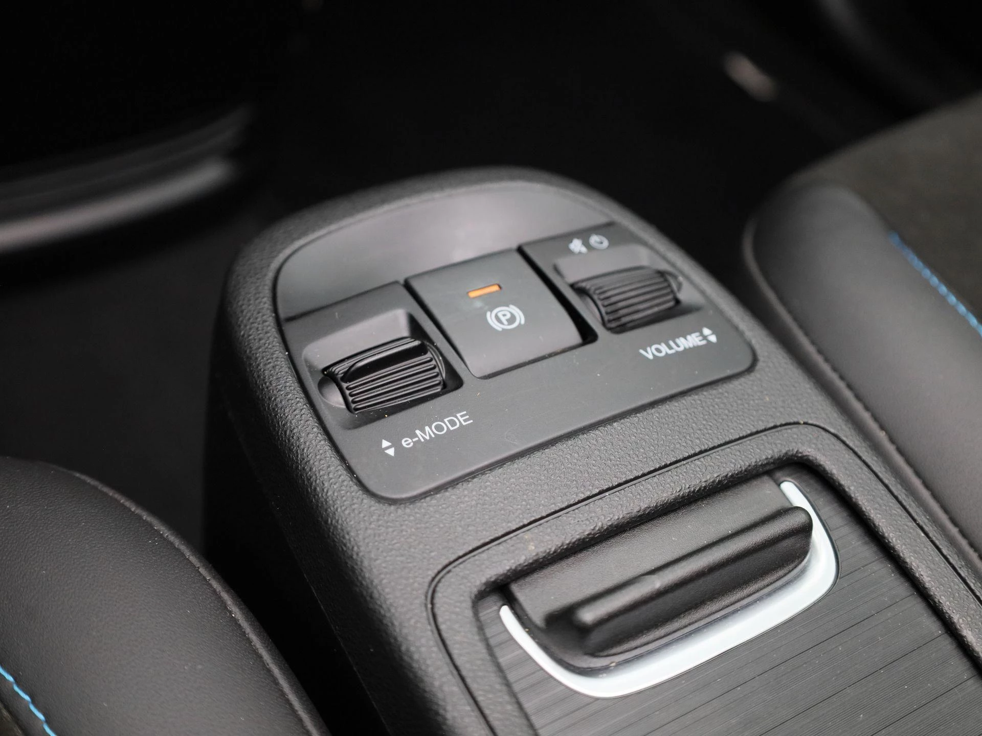 Abarth-500C-image-27