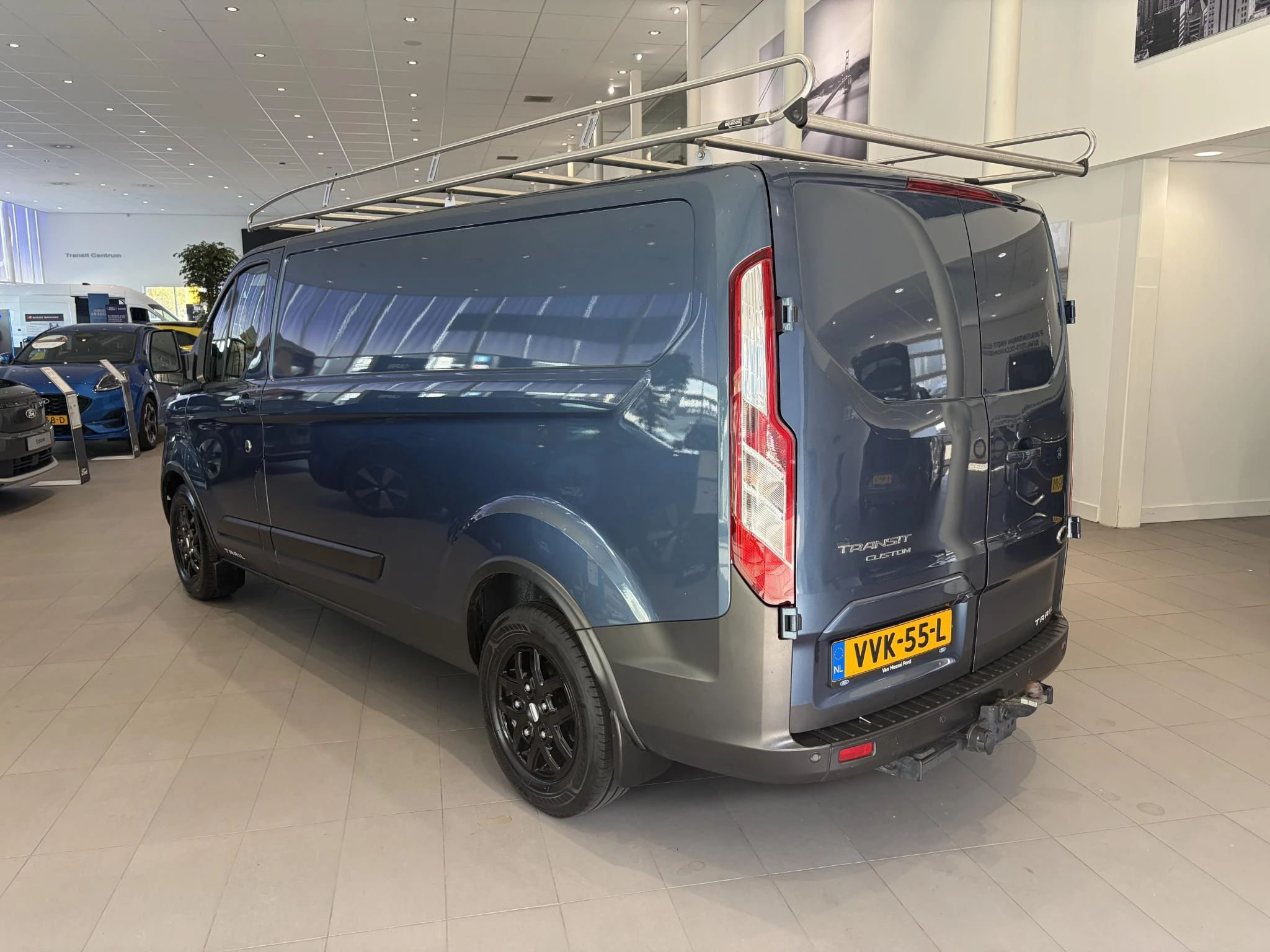 Ford-Transit Custom-image-2