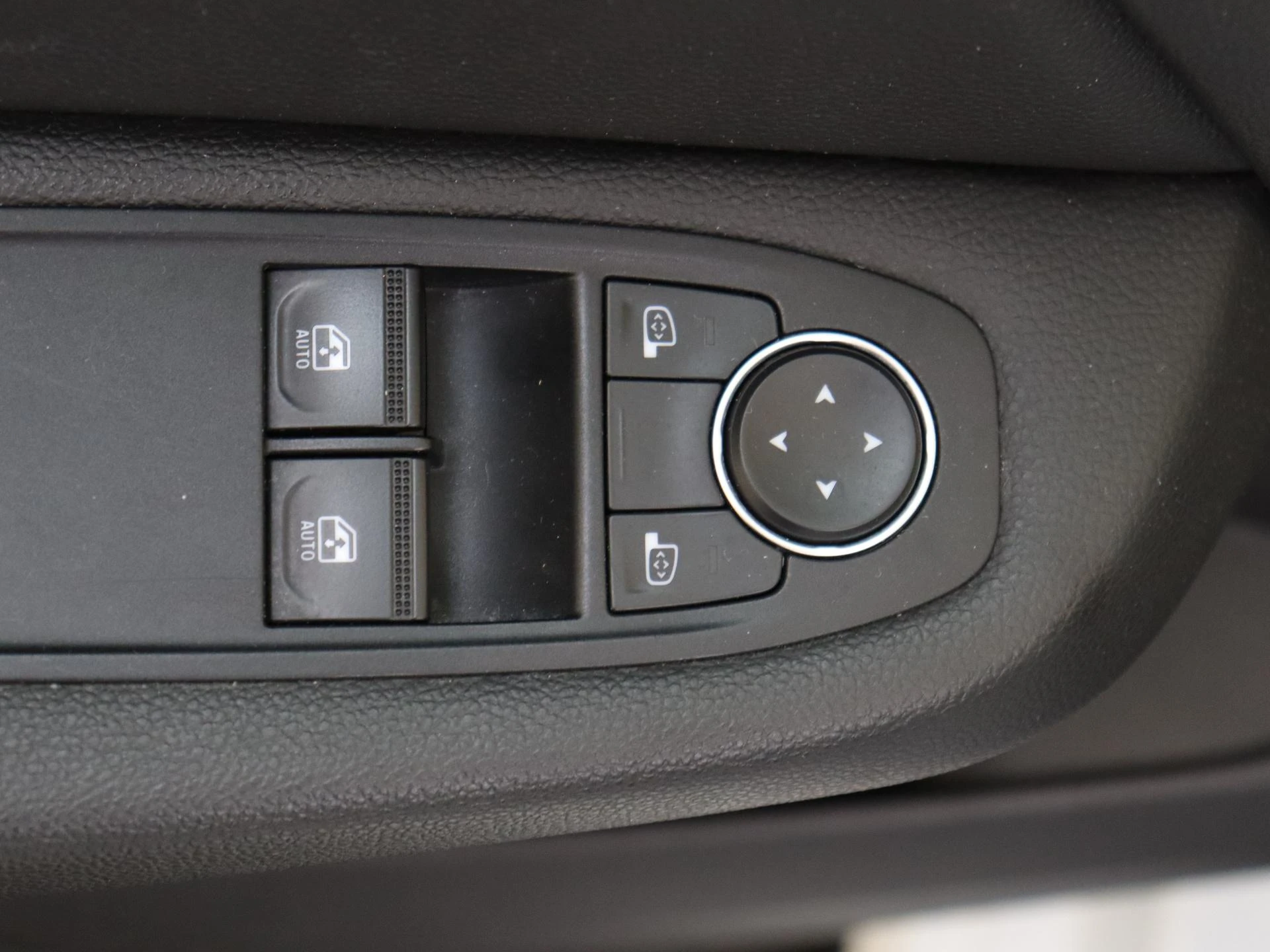 Renault-Clio-image-21