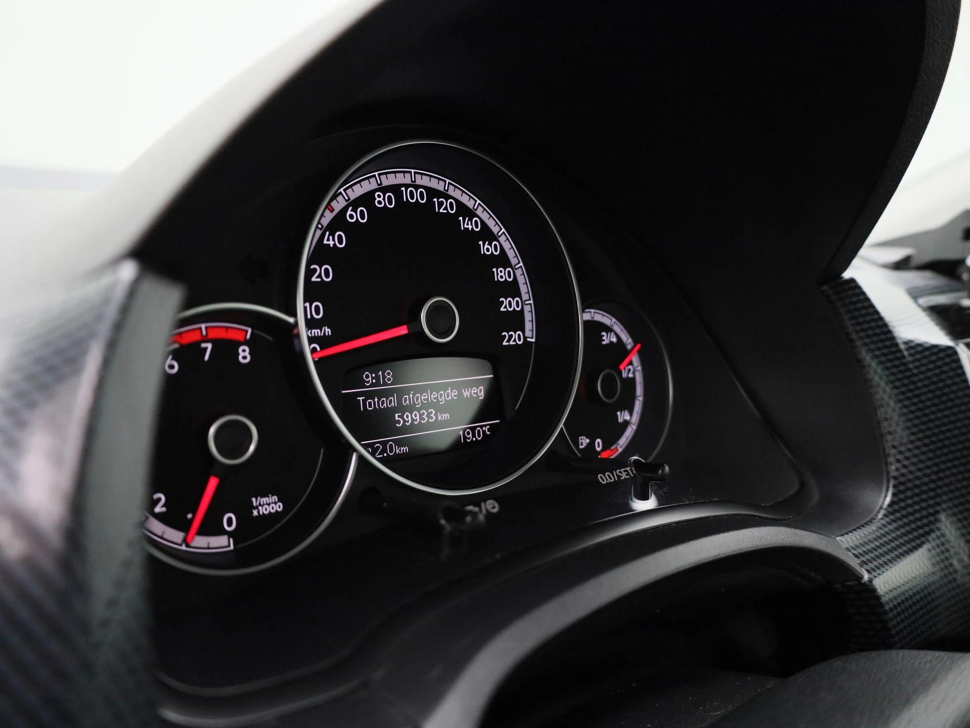 Volkswagen-up!-image-7