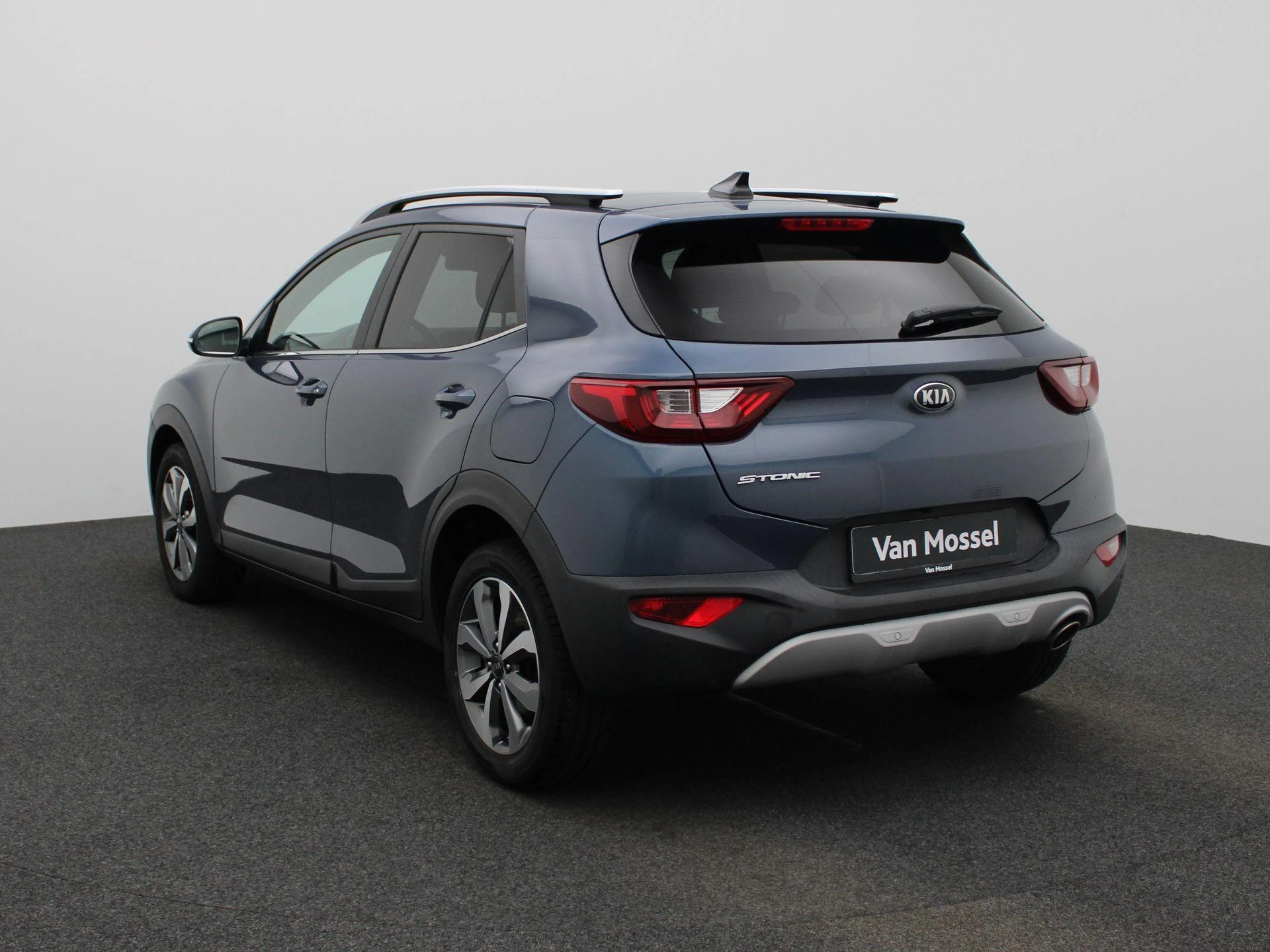 Kia-Stonic-image-1