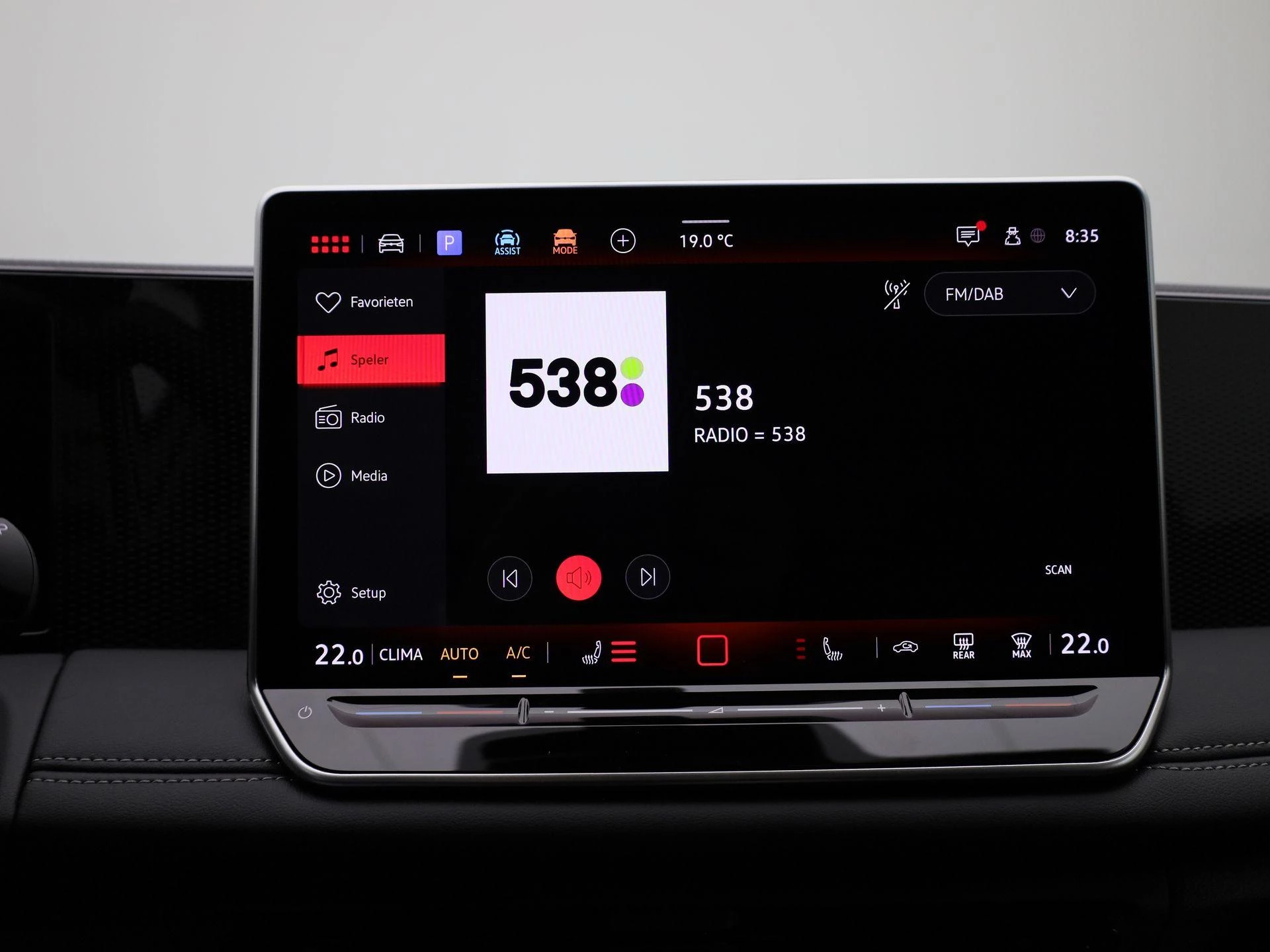 Volkswagen-Tiguan-image-22