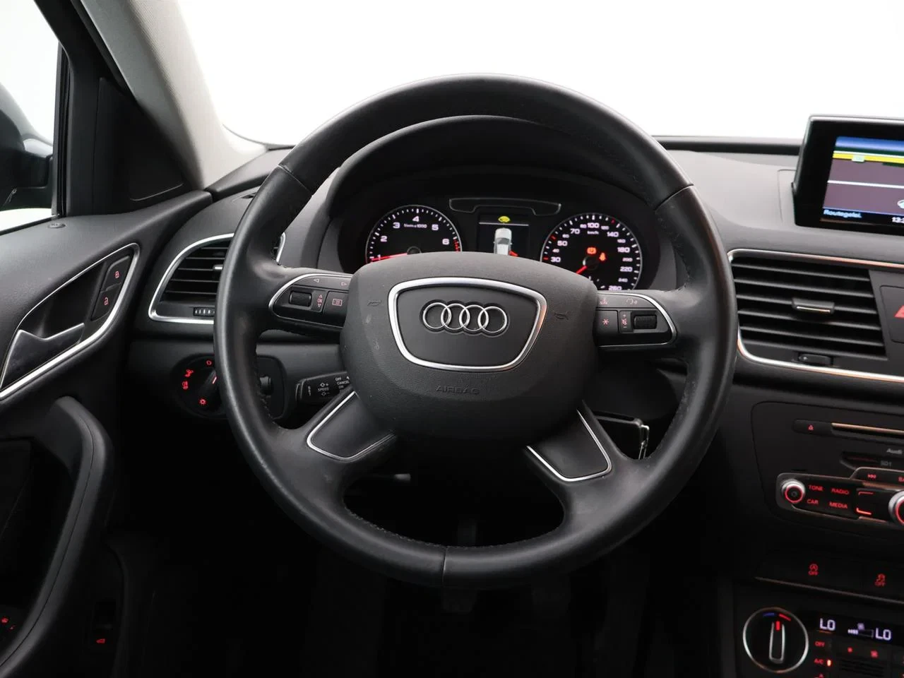 Audi Q3 Audi Q3 1.4TFSI 125PK *LEDER*CRUISE CONTROL*NAVI*CD SPELER*BLTH*PDC*AIRCO*ZETELVERWARMING*...*
