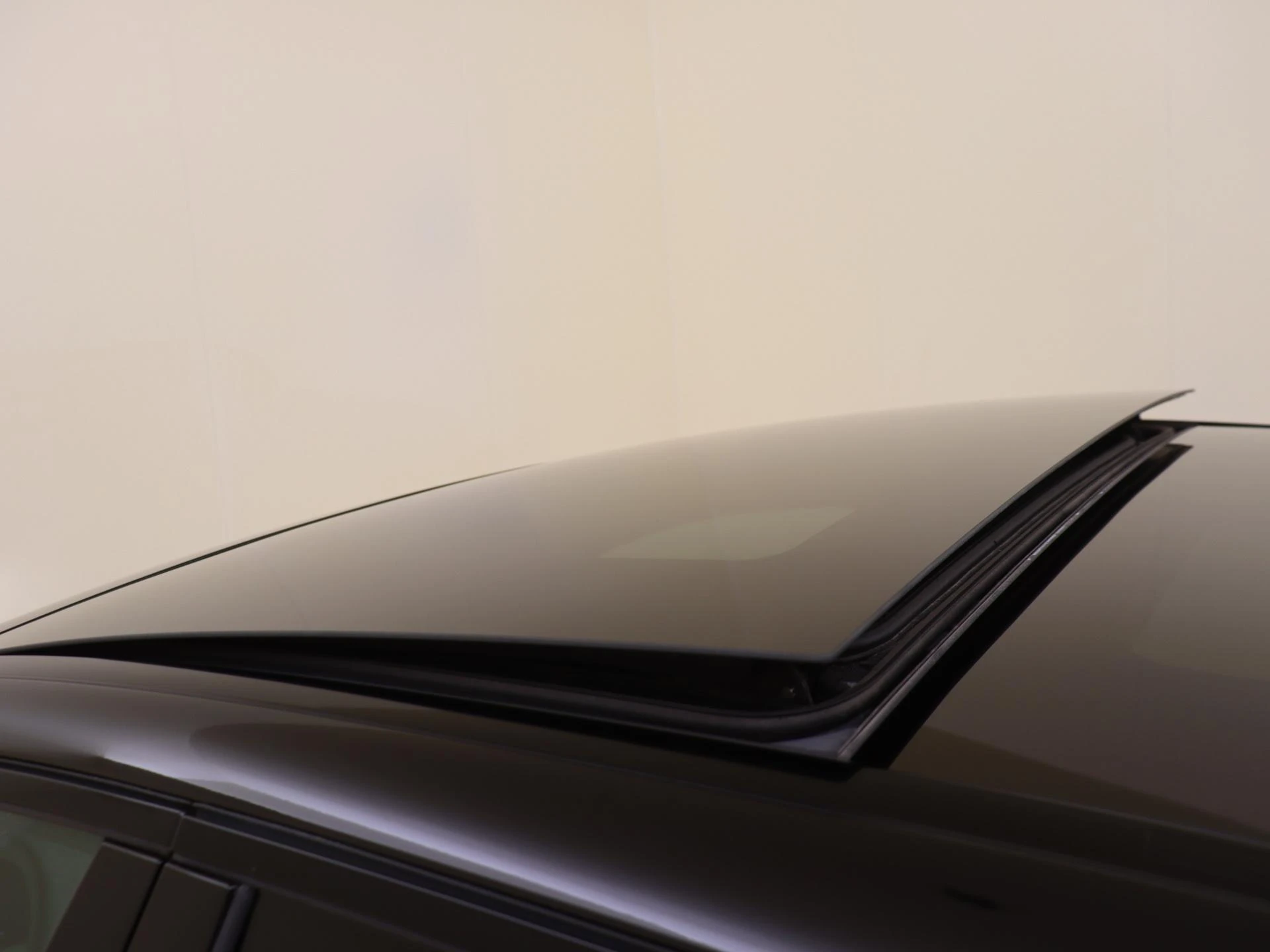 Mercedes-Benz-C-Klasse-image-27