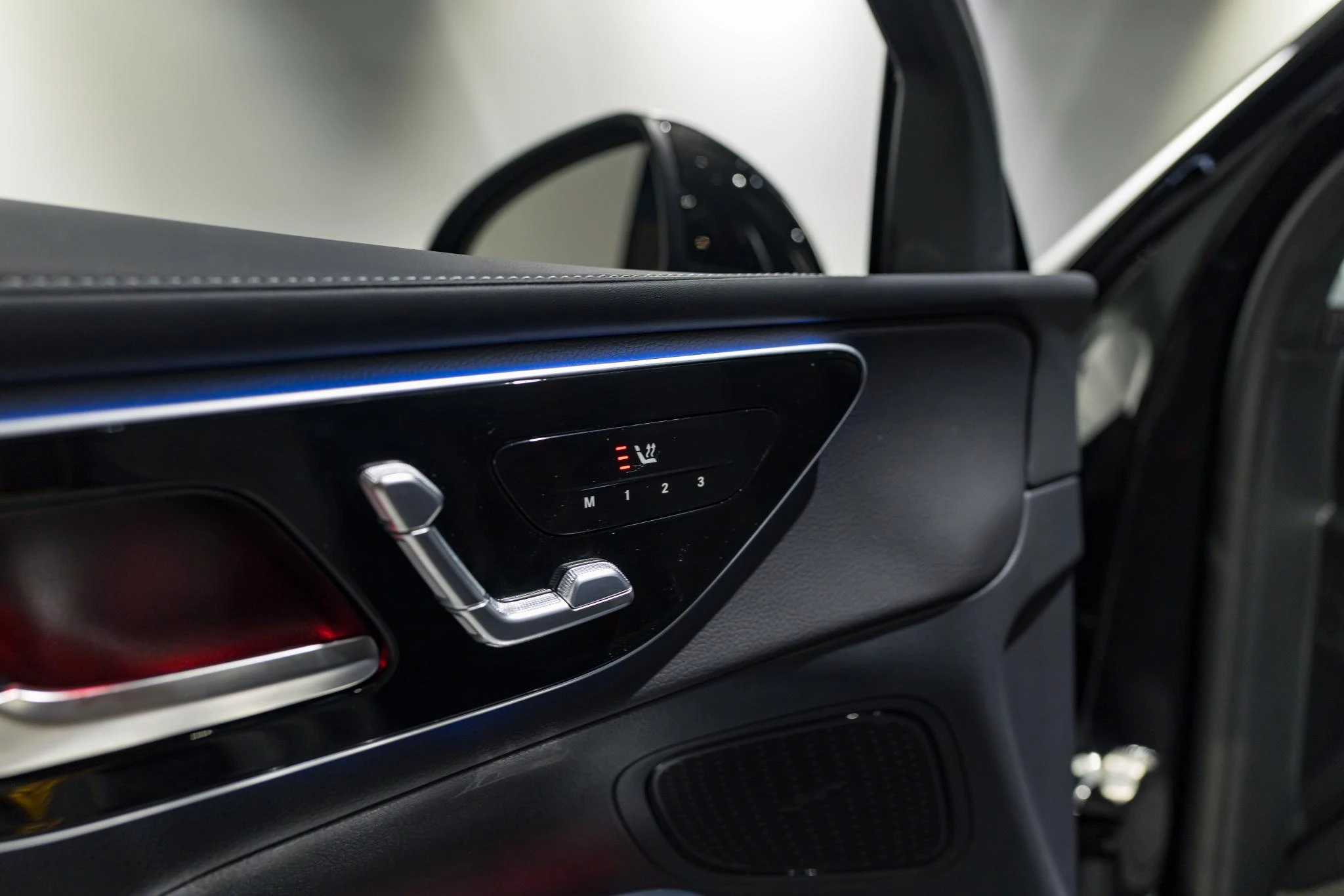Mercedes-Benz-GLC-image-23