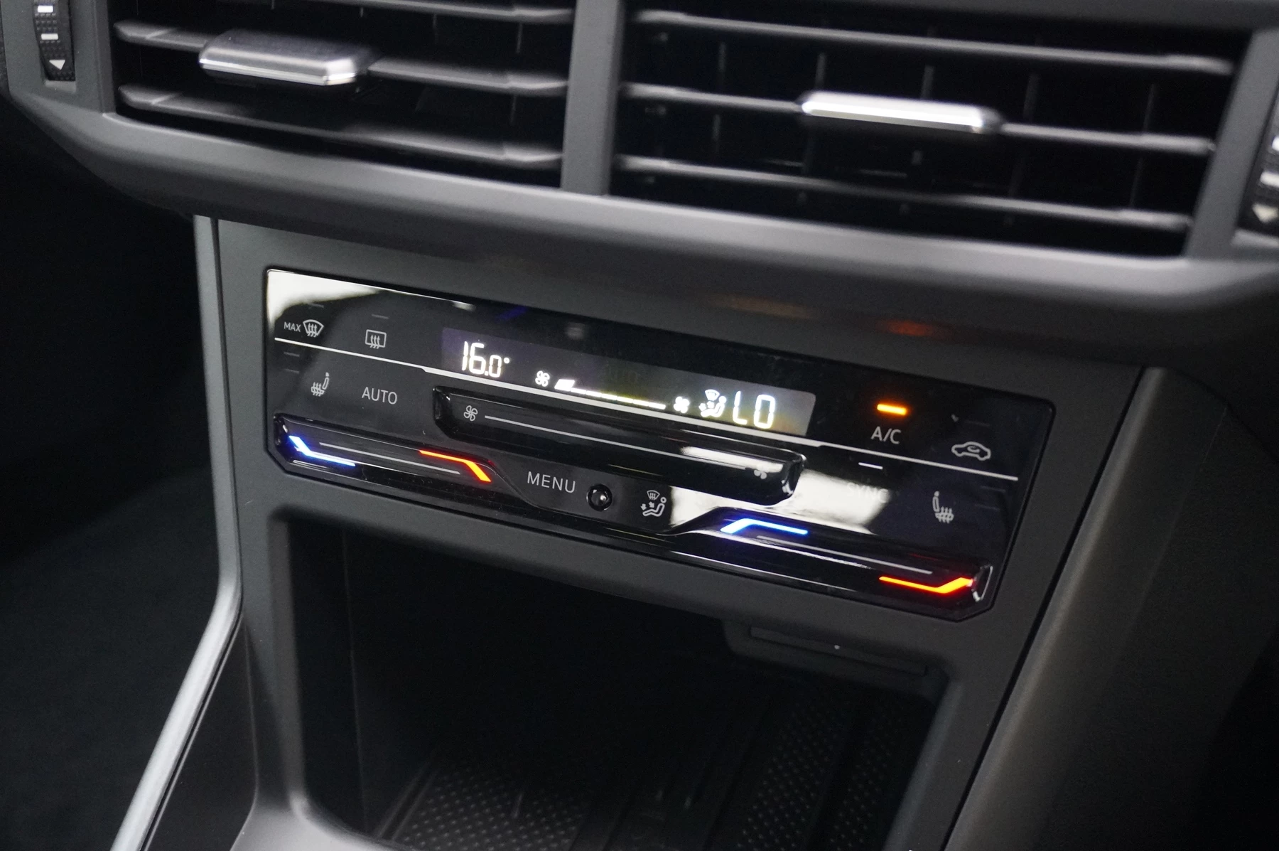 Volkswagen-Polo-image-35