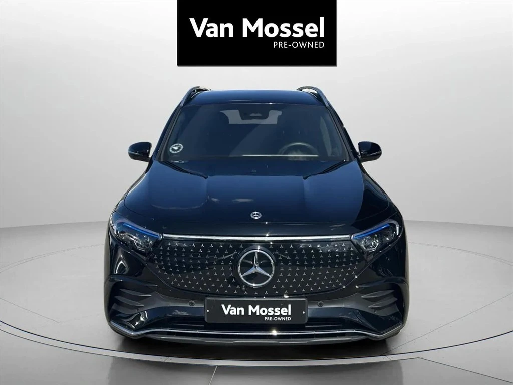 Mercedes-Benz-EQB-image-1