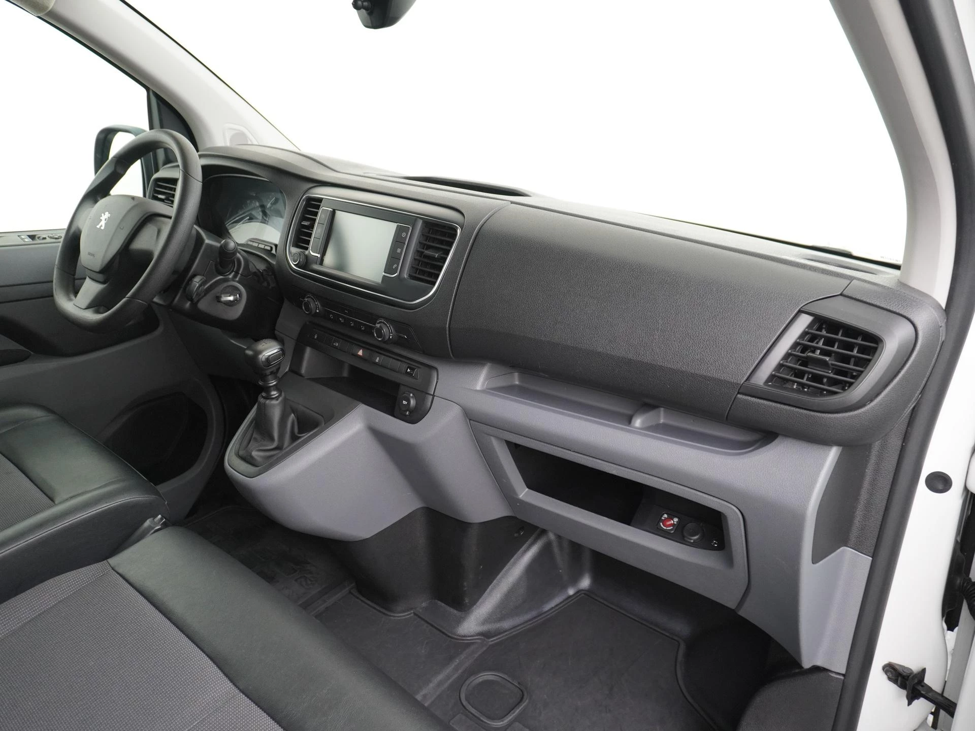 Peugeot-Expert-image-22