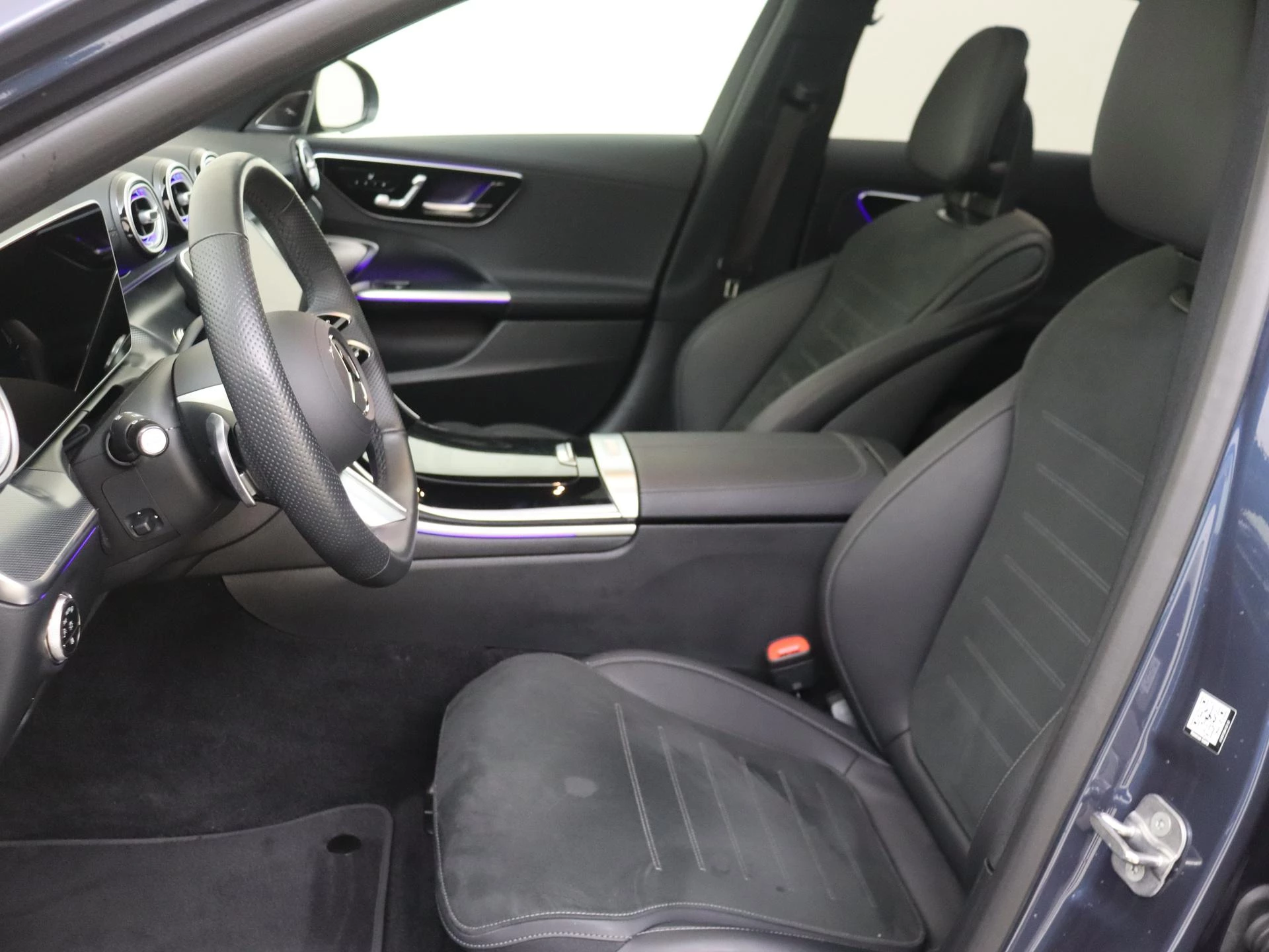 Mercedes-Benz-C-Klasse-image-12