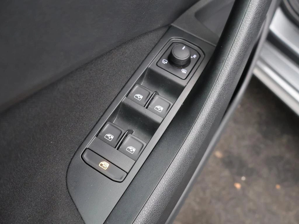 Škoda Kamiq Kamiq 1.0TSI 116PK *AUTOMAAT*CRUISE*CAMERA*VIRTUAL COCKPIT*PDC*APP-CONNECT*KEYLESS GO*...*
