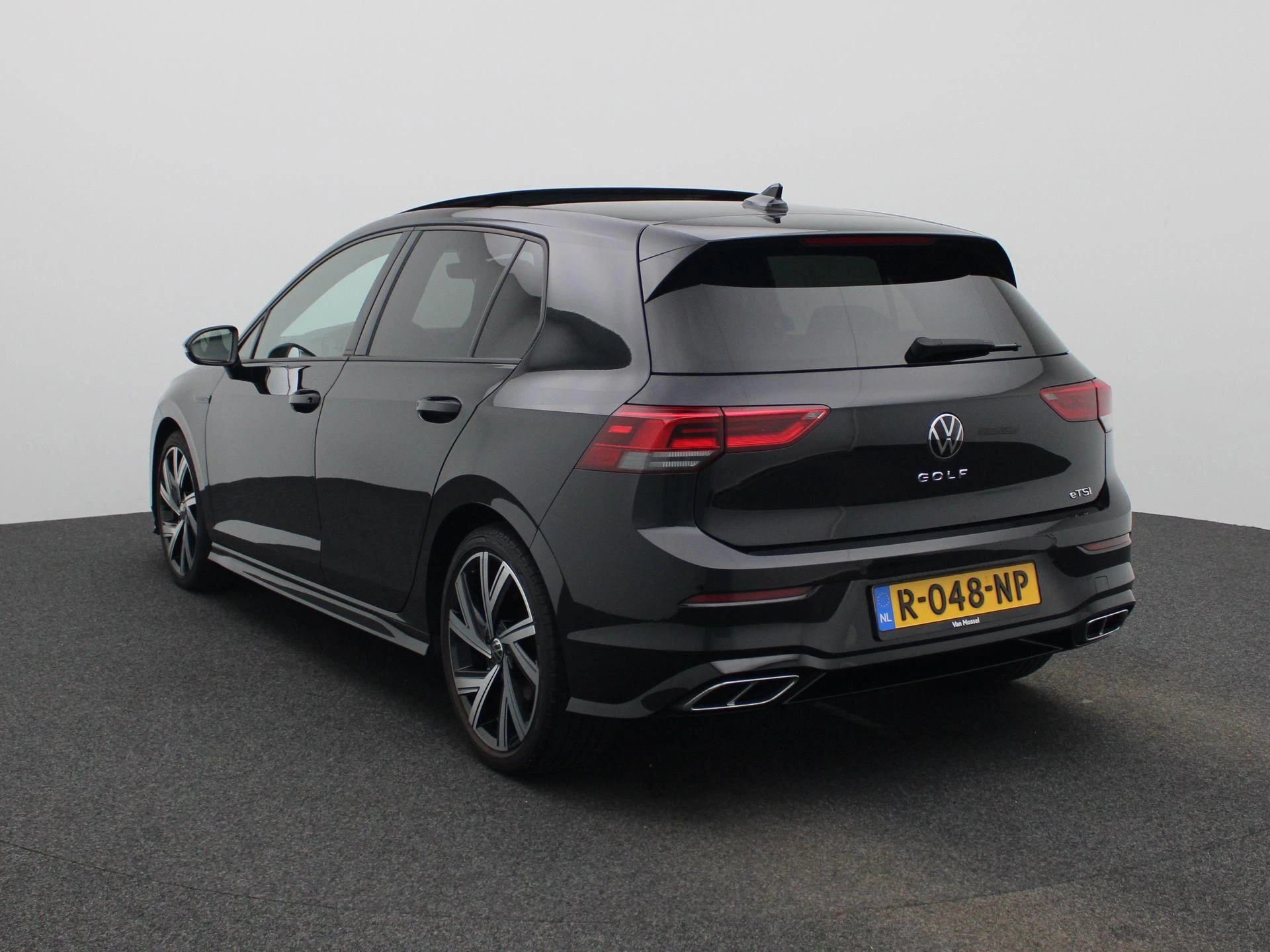 Volkswagen Golf 1.5 eTSI R-Line