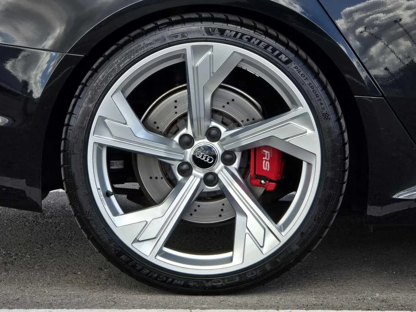 Audi-RS4-image-4