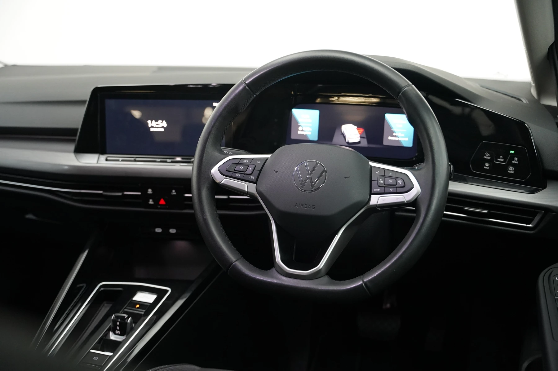 Volkswagen-Golf-image-8