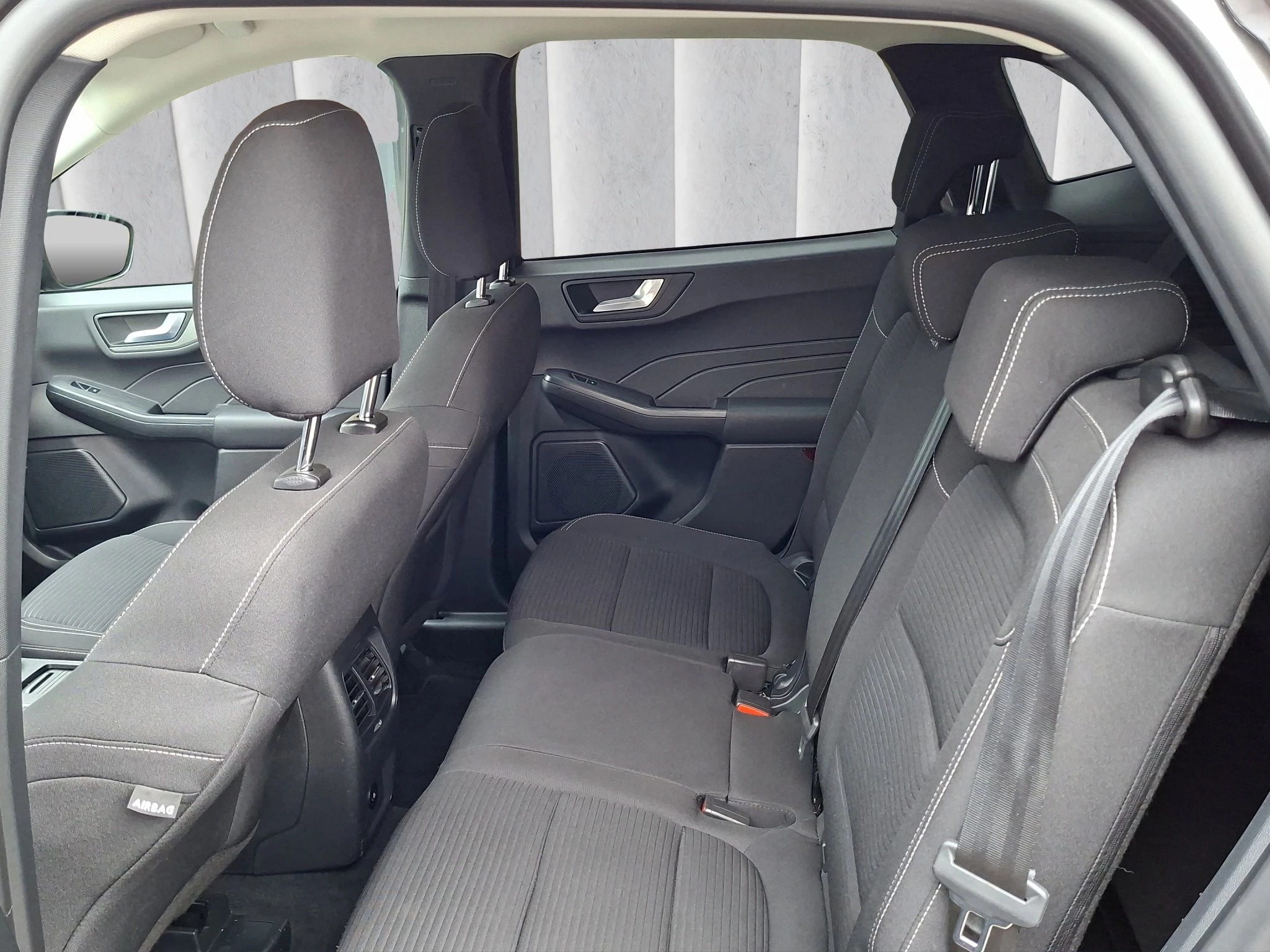 Ford Kuga Titanium 1.5 EB LED | GJR | RFK | SHZ | PDC | LMF | Navi | BT | Klima