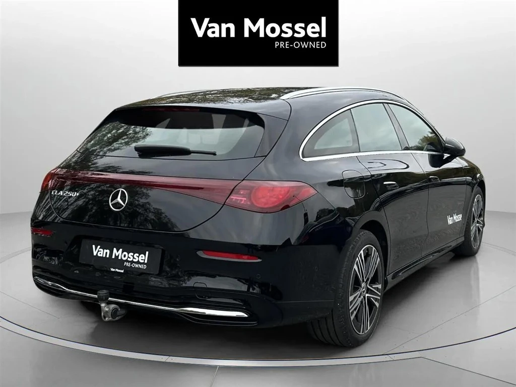 Mercedes-Benz-CLA-image-4