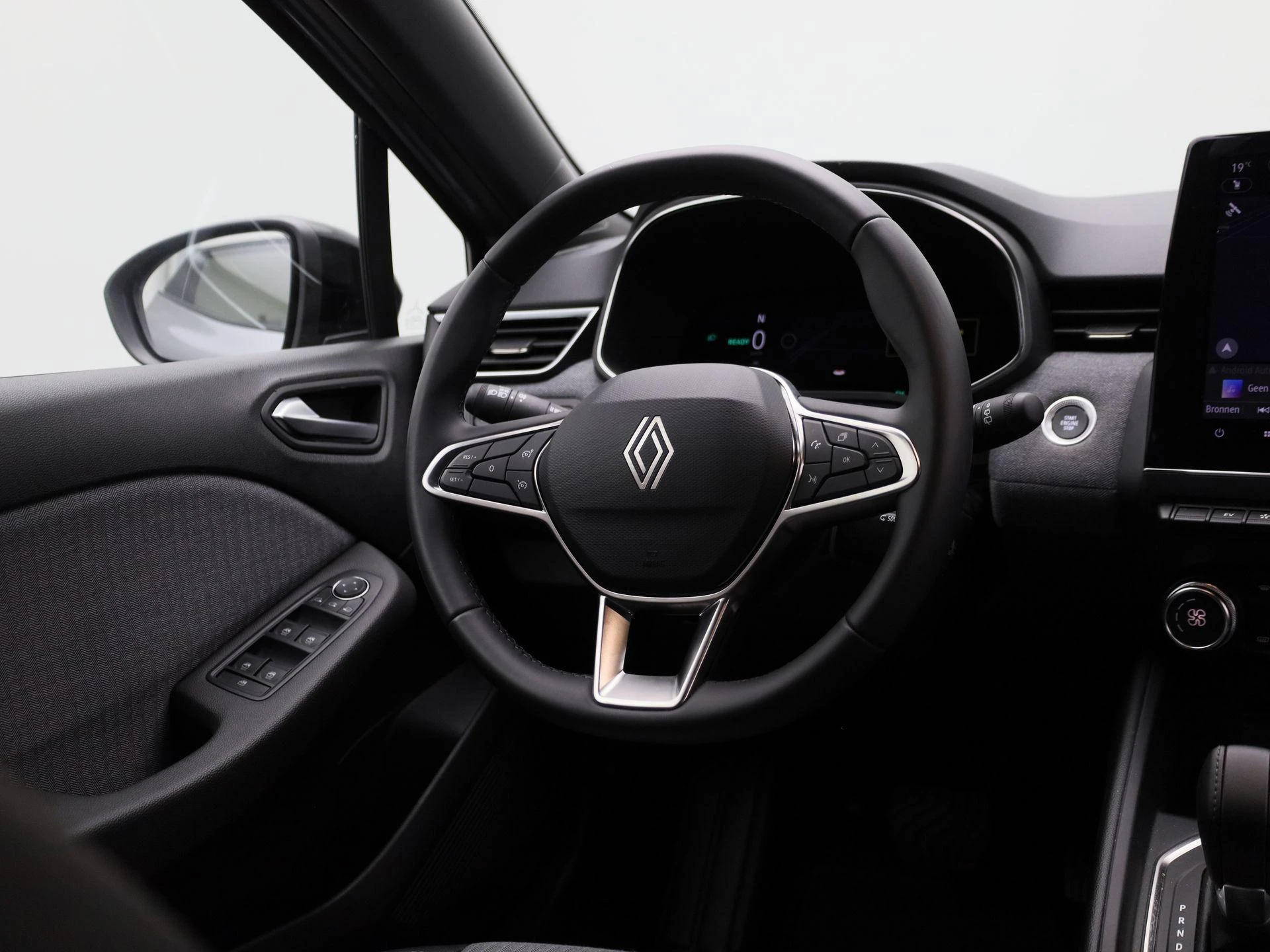 Renault-Clio-image-8