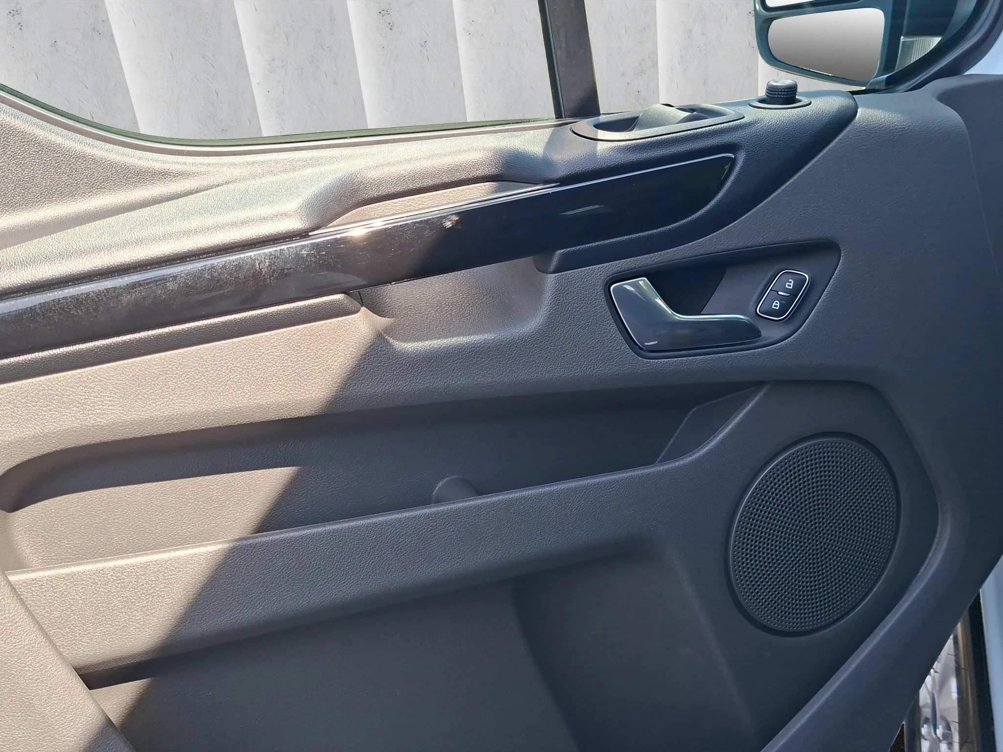 Ford-Transit Custom-image-15