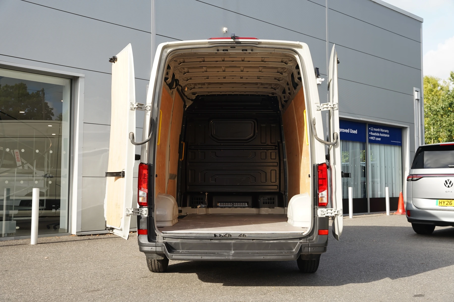 Volkswagen-Crafter-image-11