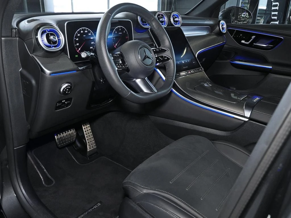 Mercedes-Benz-GLC 300 d-image-8