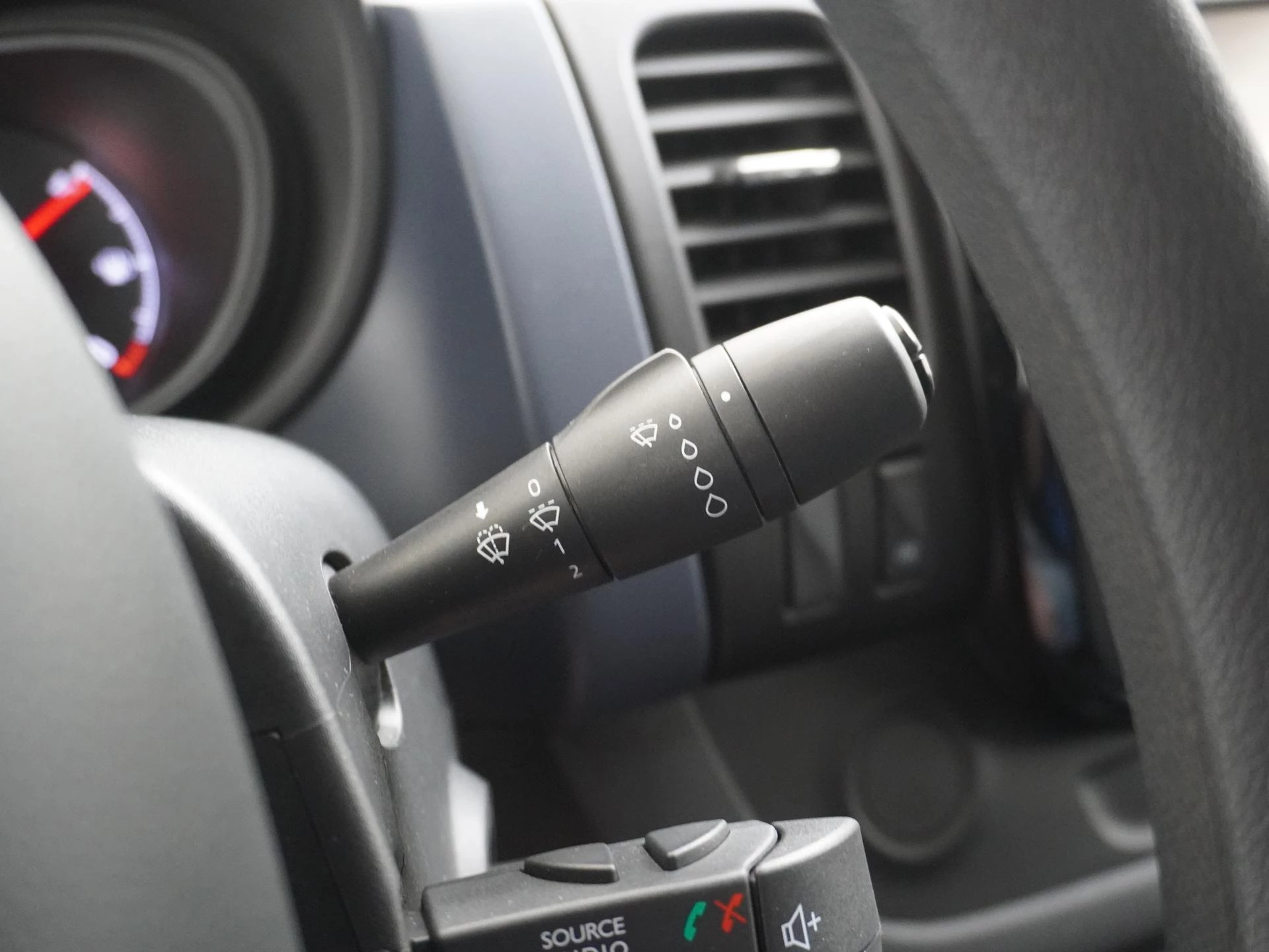 Opel-Vivaro-image-20