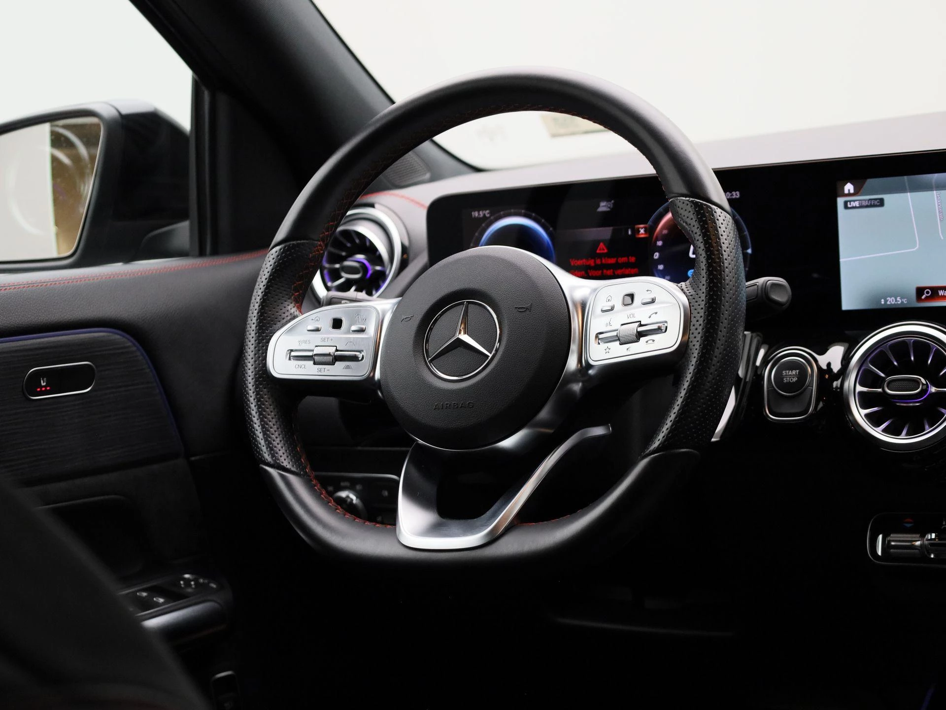 Mercedes-Benz-EQA-image-38