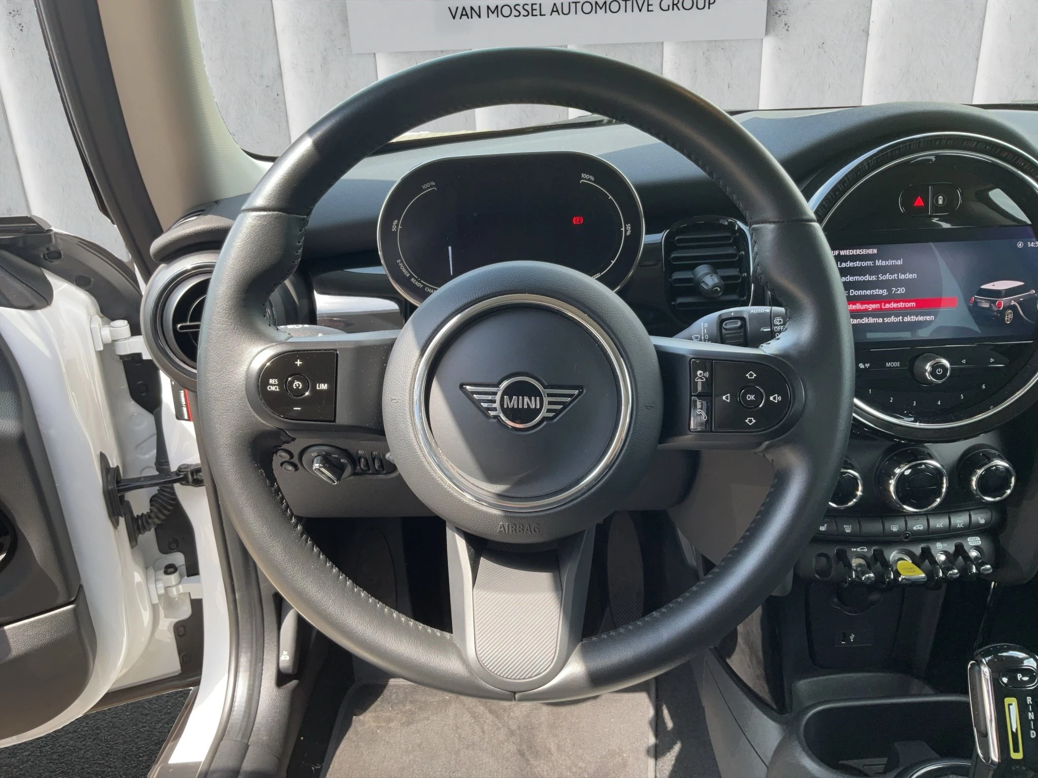 MINI Electric COOPER SE Classic Trim