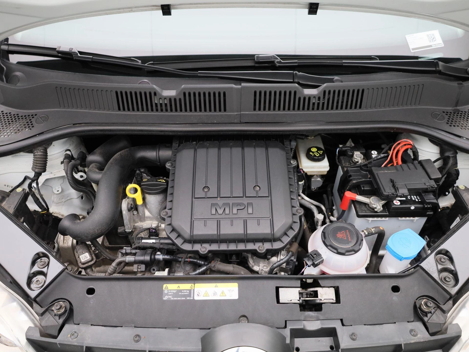 Volkswagen-up!-image-28