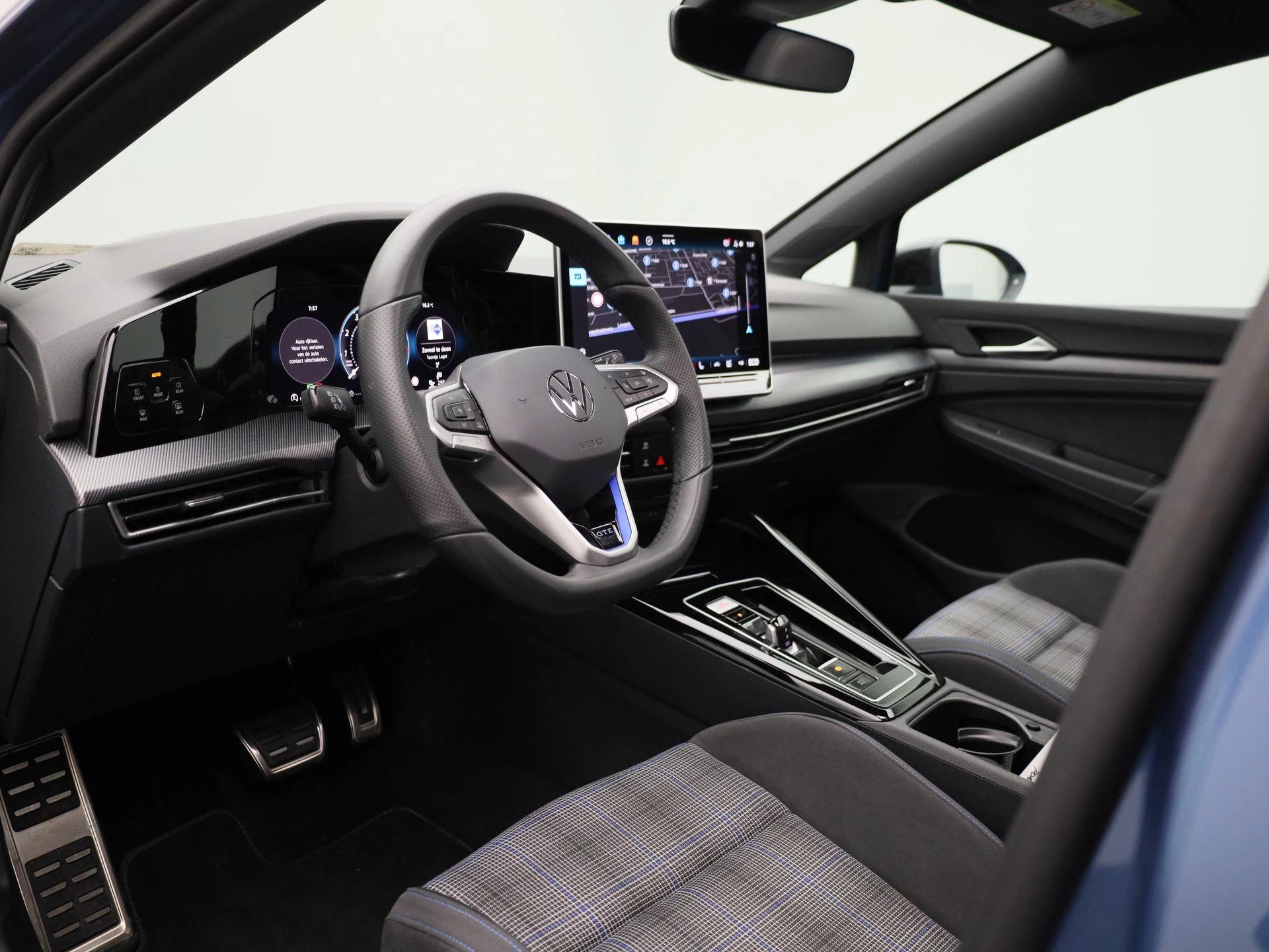 Volkswagen-Golf-image-38