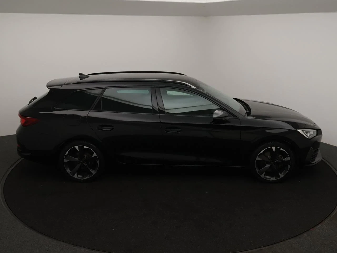 CUPRA-Leon Sportstourer-image-5