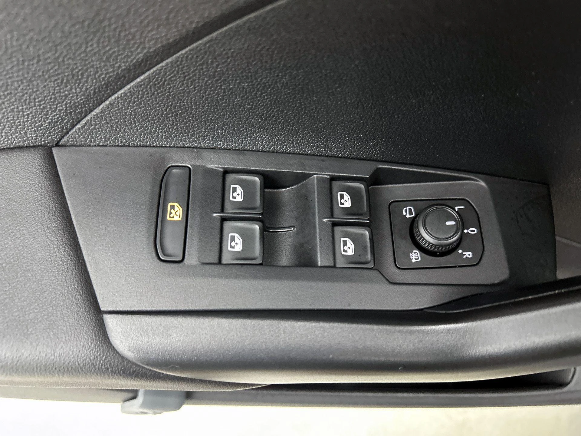 Volkswagen-T-Cross-image-29
