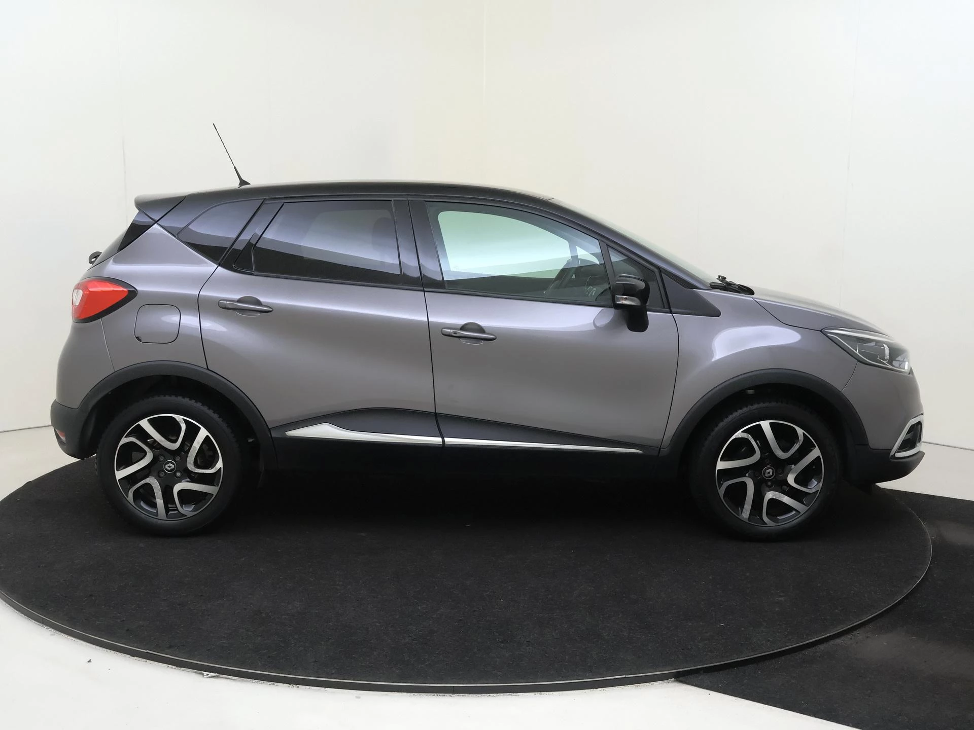 Renault-Captur-image-8