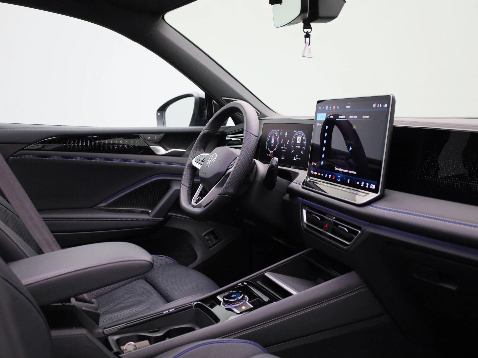 Volkswagen-Tiguan-image-36