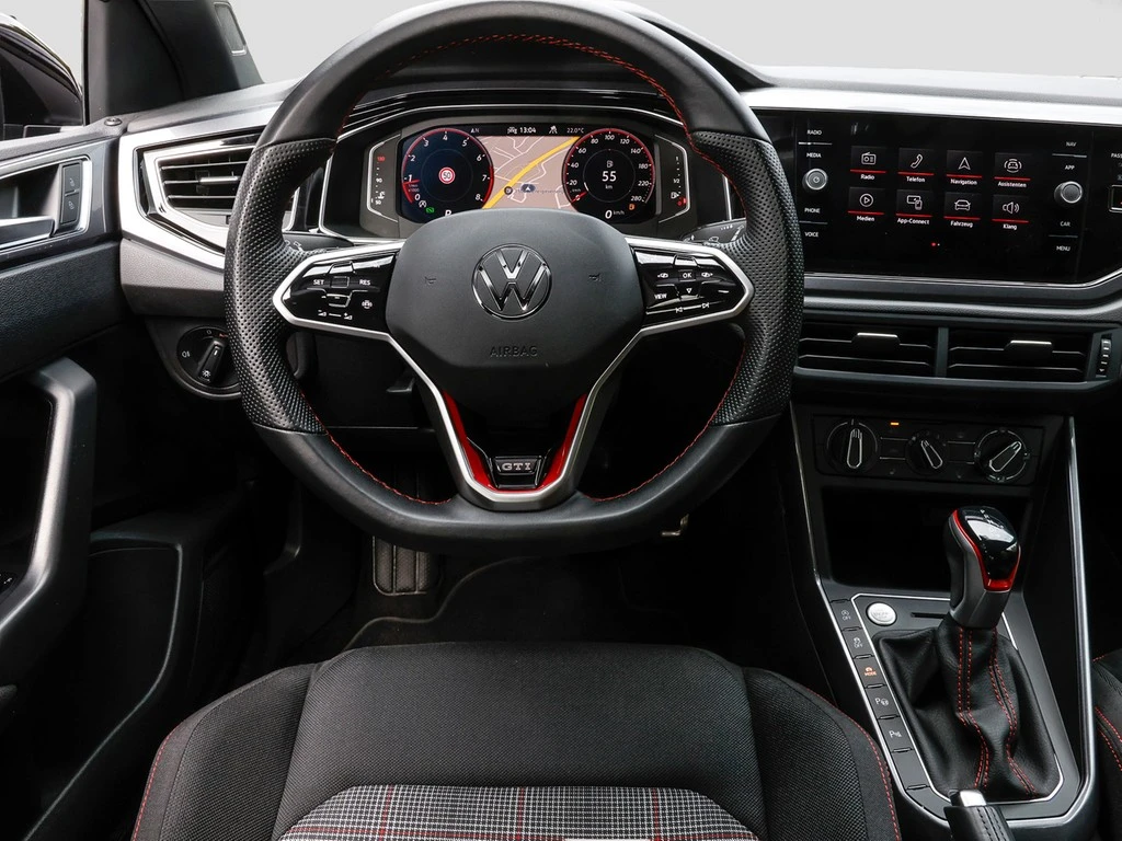 Volkswagen-Polo-image-12