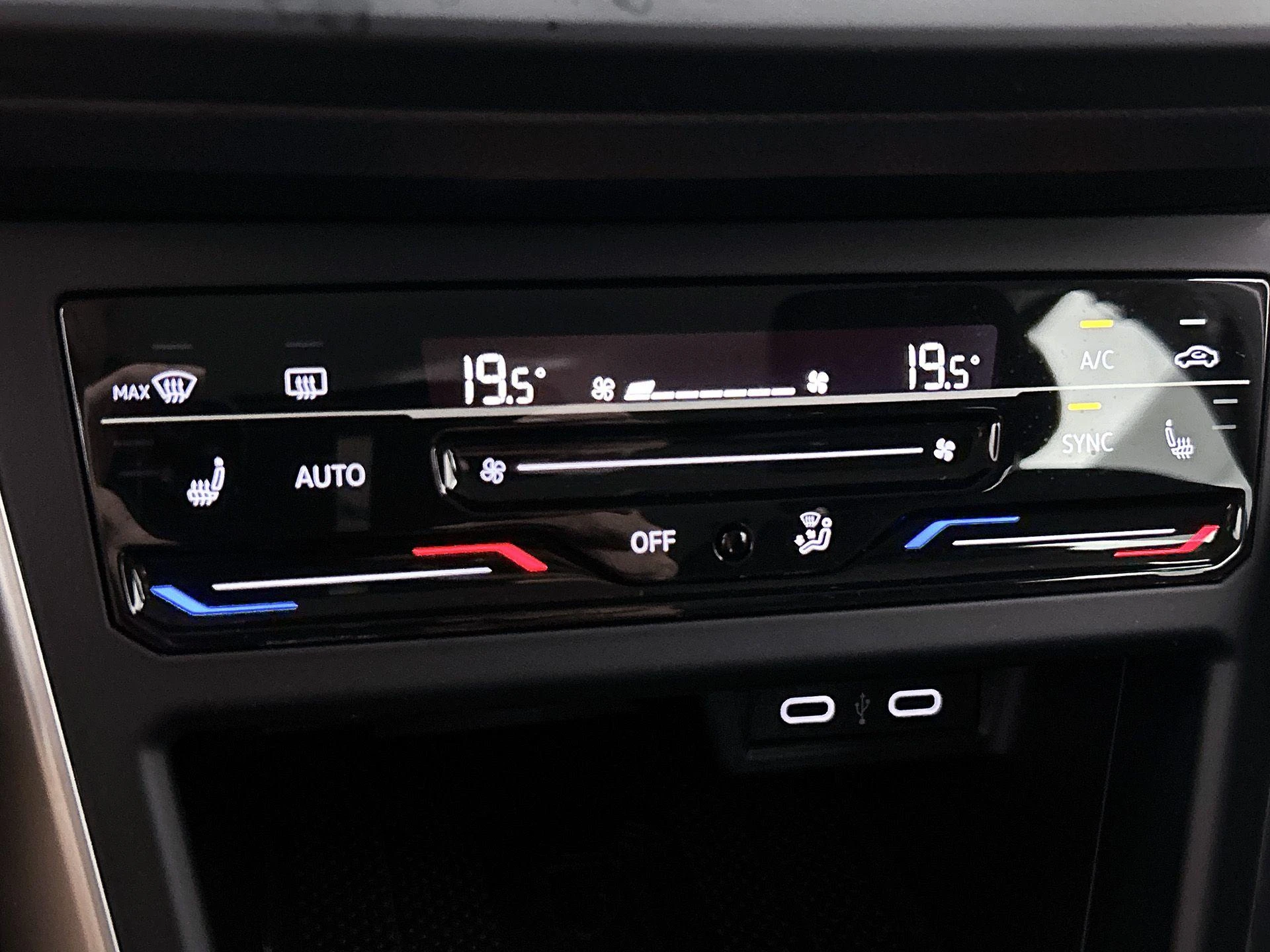 Volkswagen-Polo-image-18