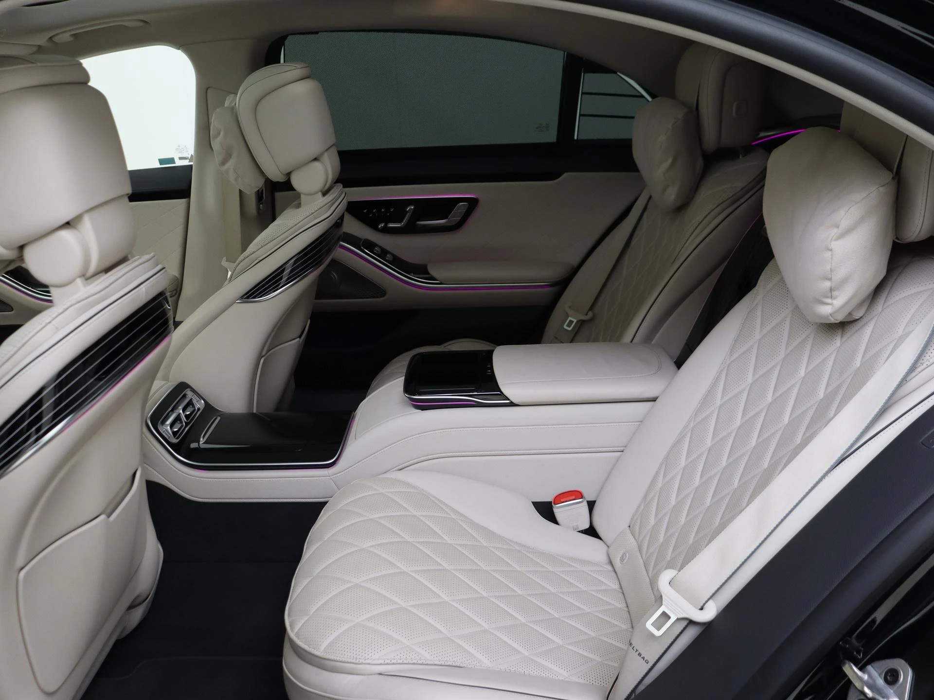 Mercedes-Benz-S-Klasse-image-9