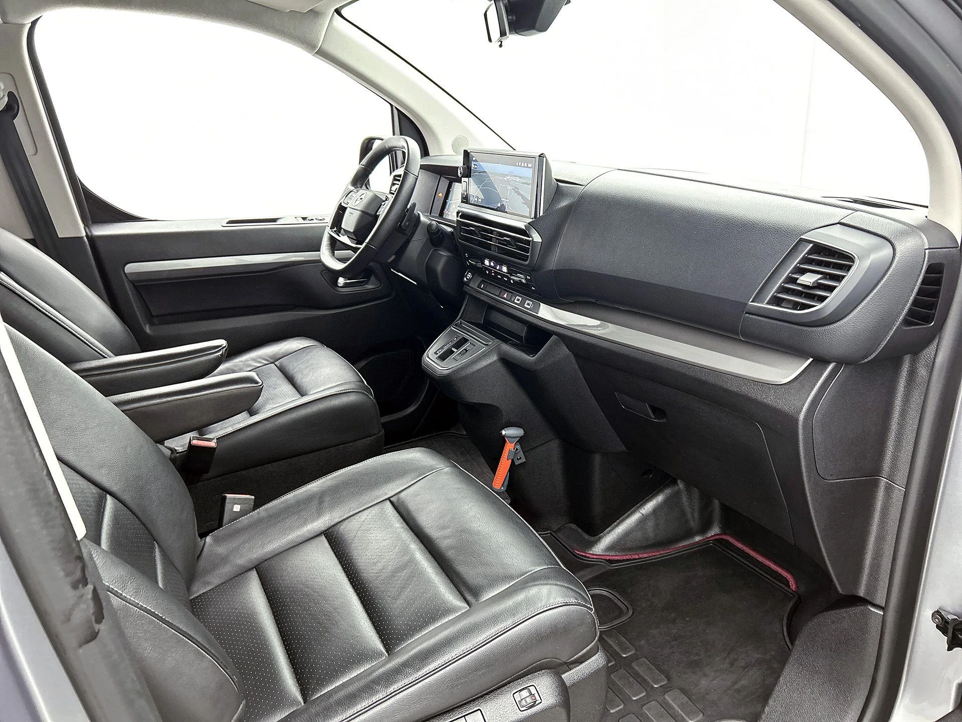 Opel-Vivaro-image-22
