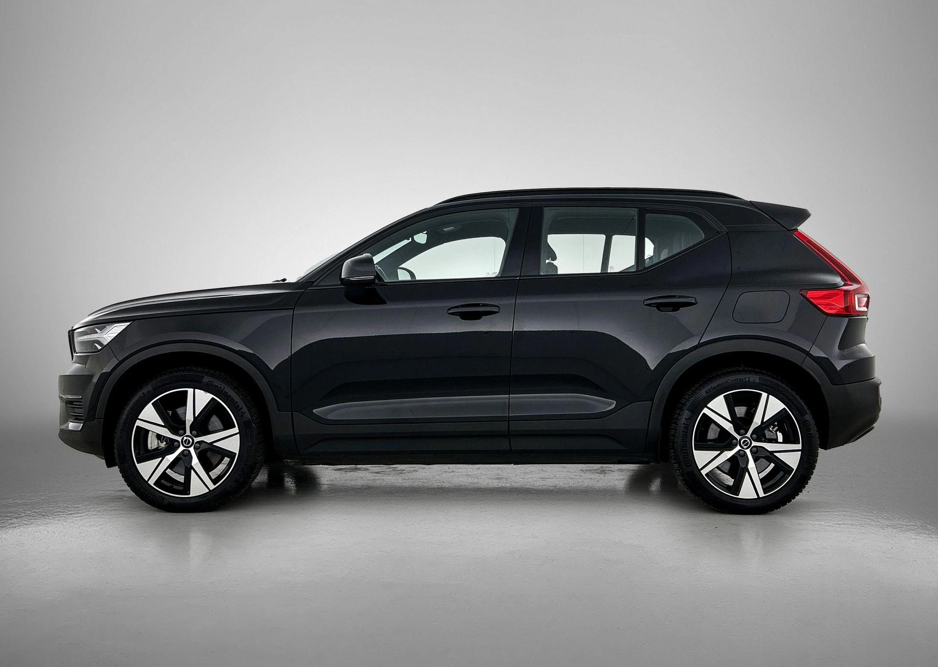 Volvo-XC40-image-1