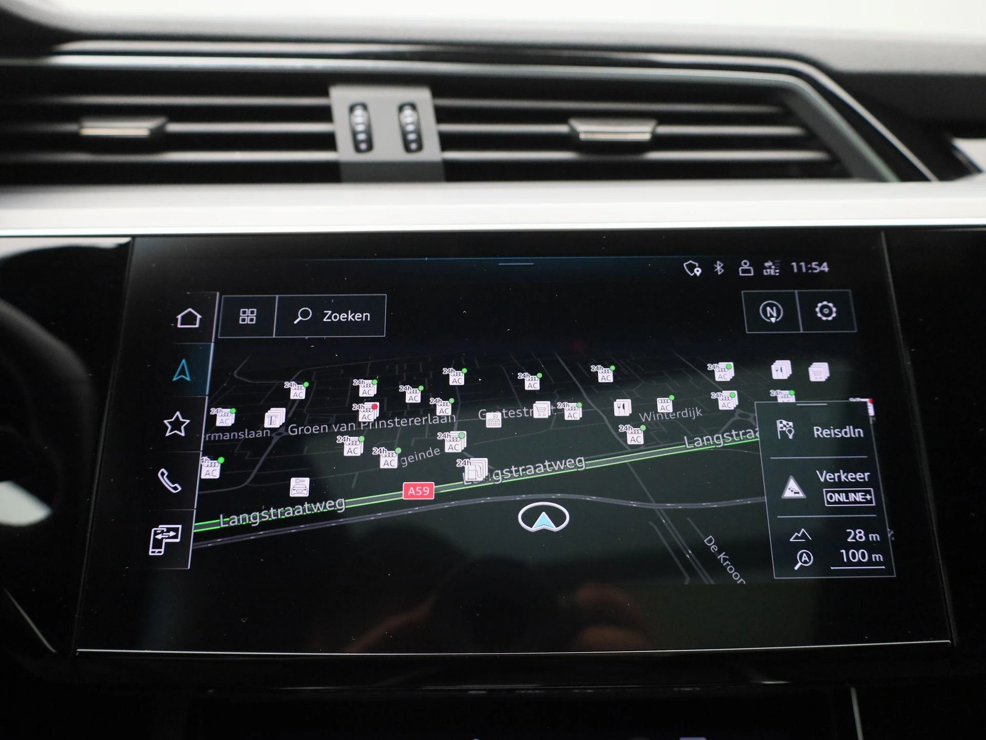 Audi-Q8 e-tron-image-16