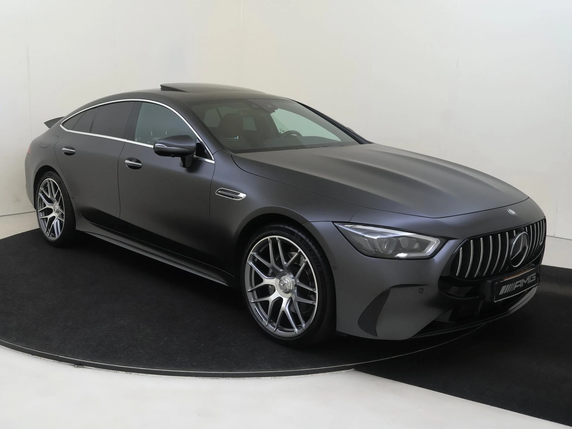 Mercedes-AMG-GT-image-4