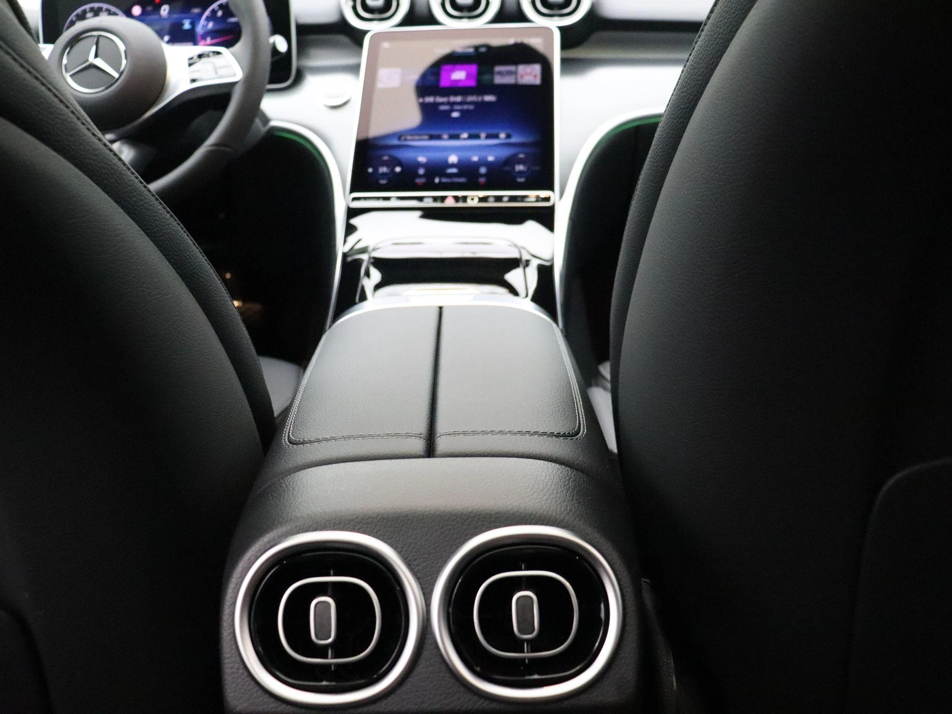 Mercedes-Benz C-Klasse 200 Luxury Line + PANORAMISCH DAK + LEDER +