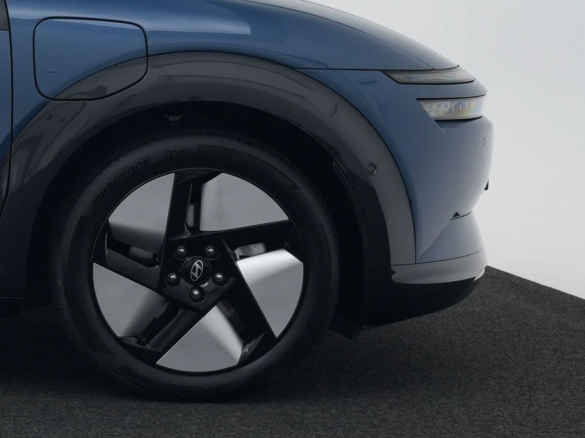 Hyundai-IONIQ 3-image-7