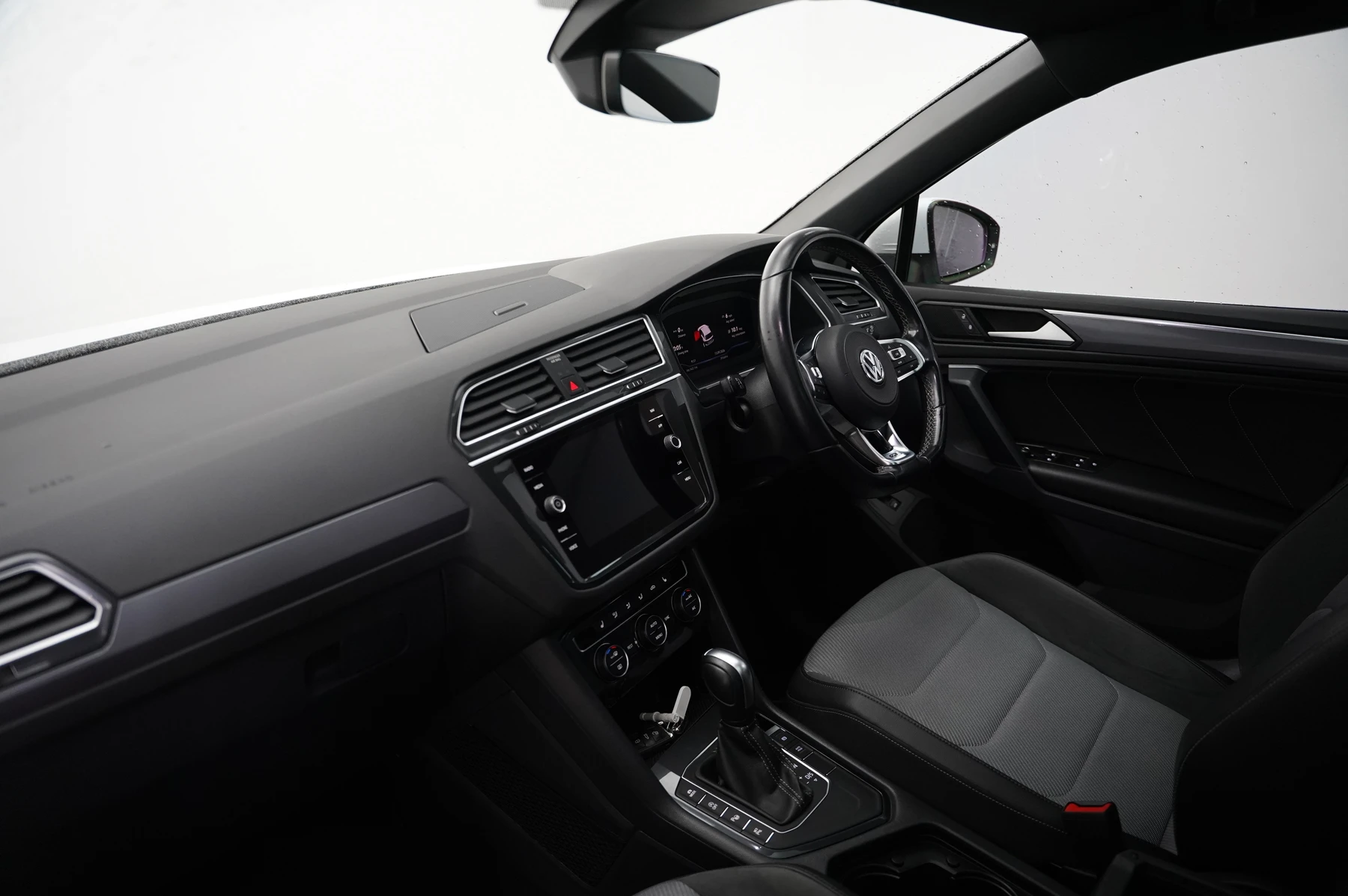 Volkswagen-Tiguan-image-1