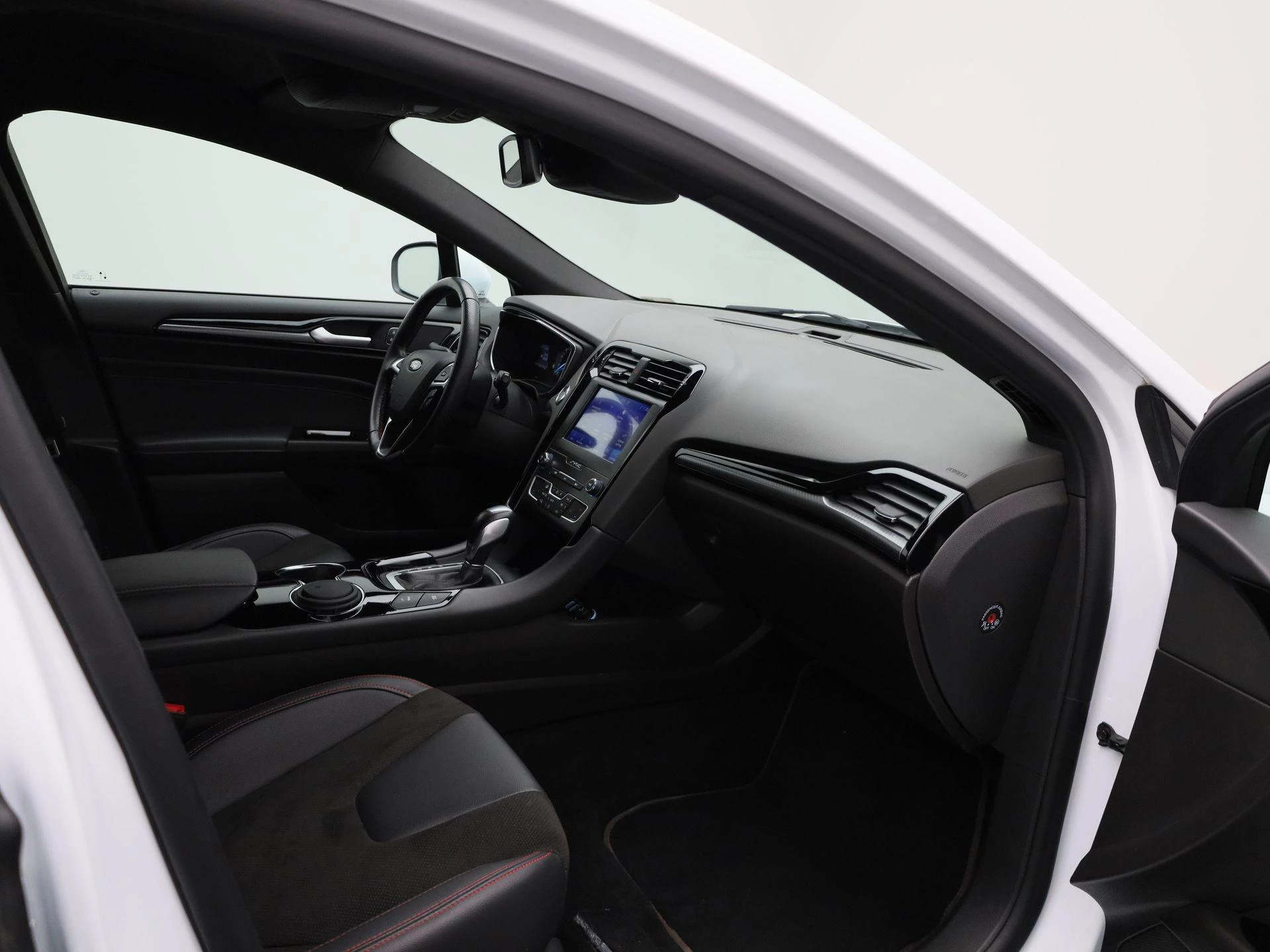 Ford-Mondeo-image-34