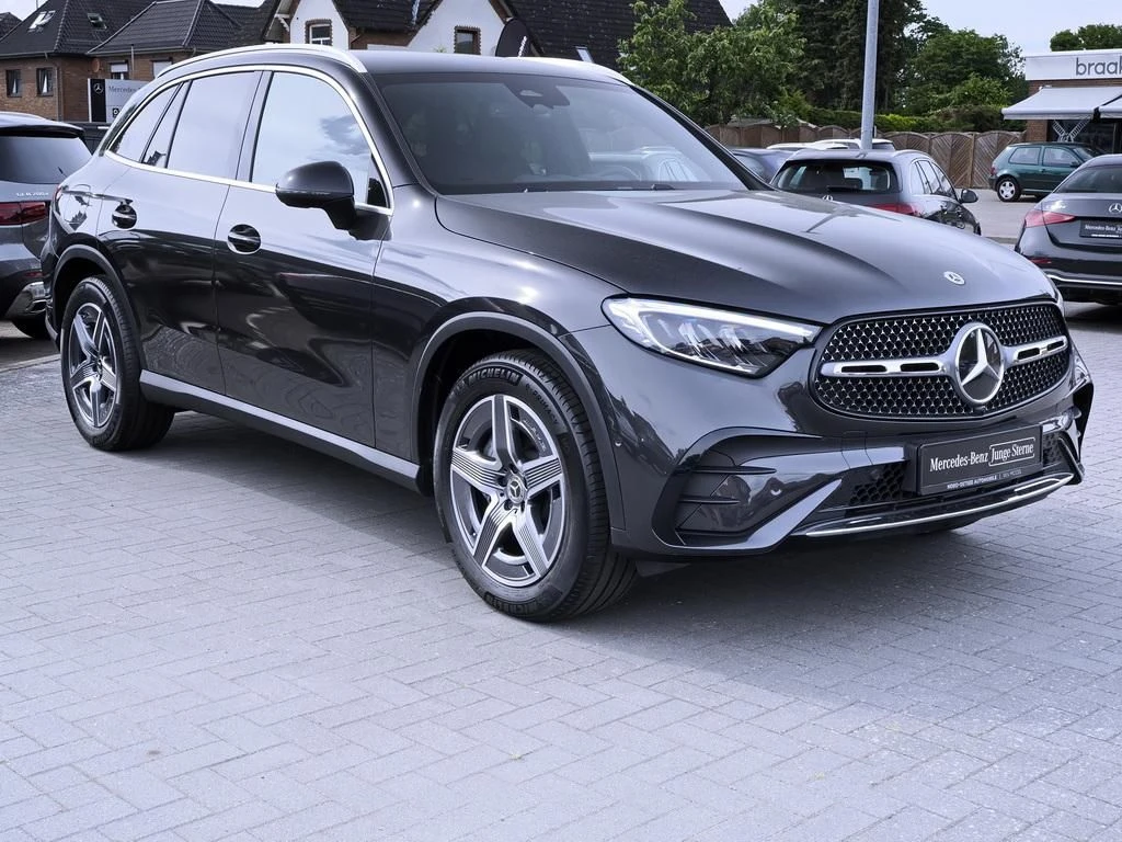 Mercedes-Benz-GLC 300 d-image-4