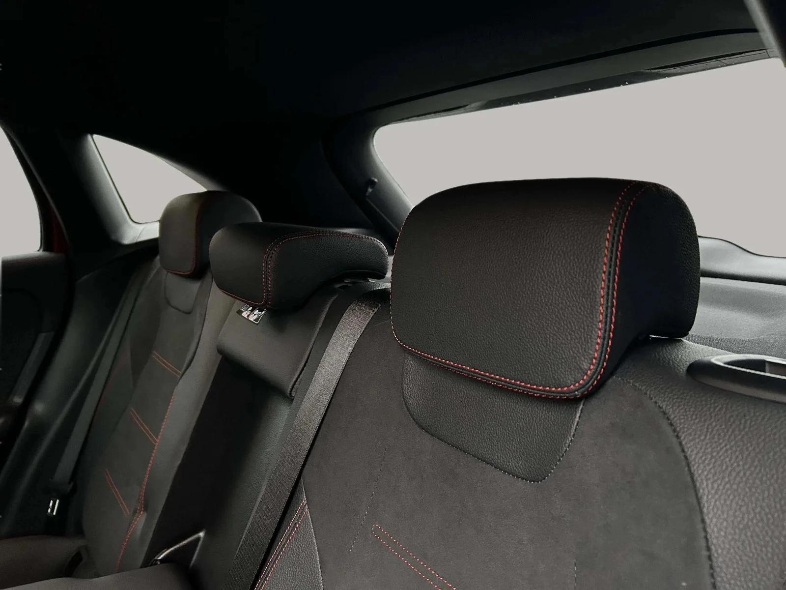 Mercedes-Benz-EQA-image-13