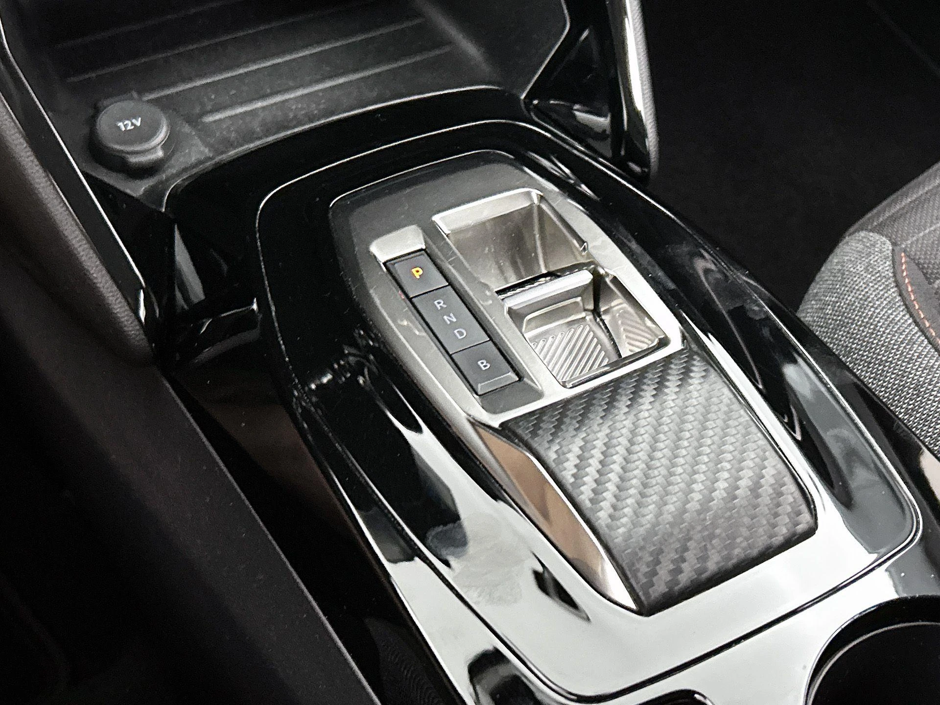Peugeot-e-2008-image-29